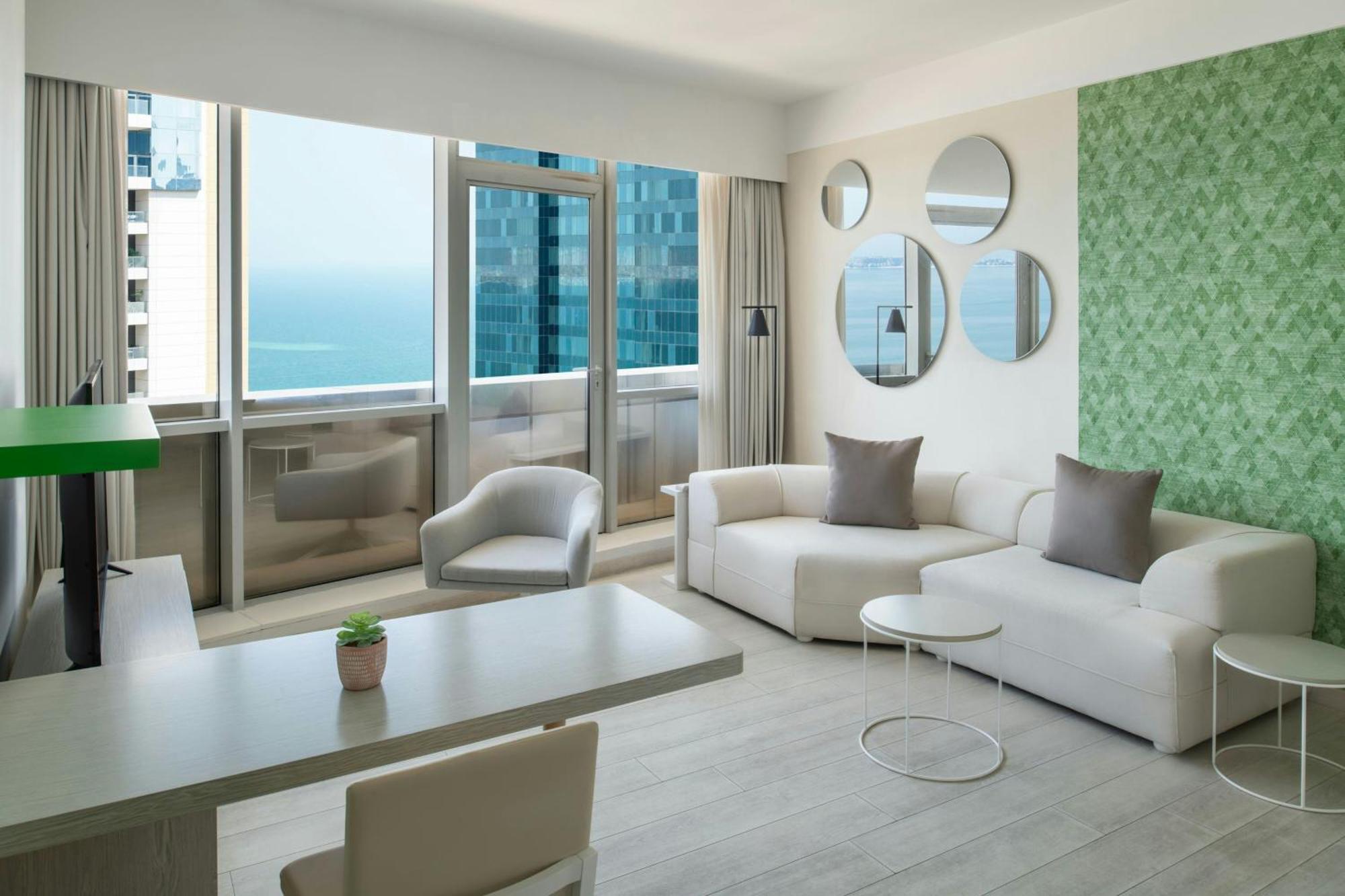 Studio Partial Sea View Beach Access