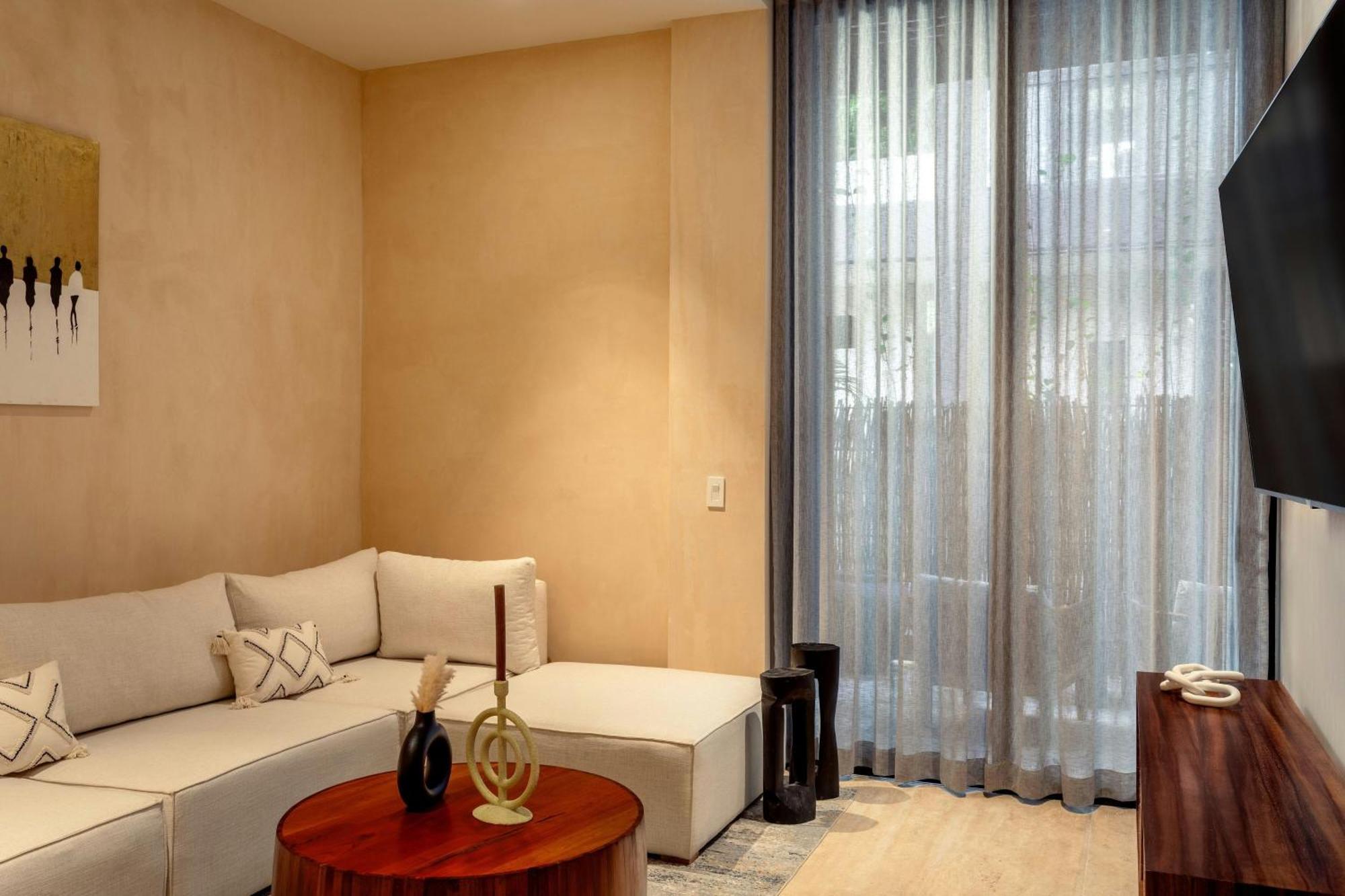 Premium 2 bedroom apartment 2 bathroom & plunge pool