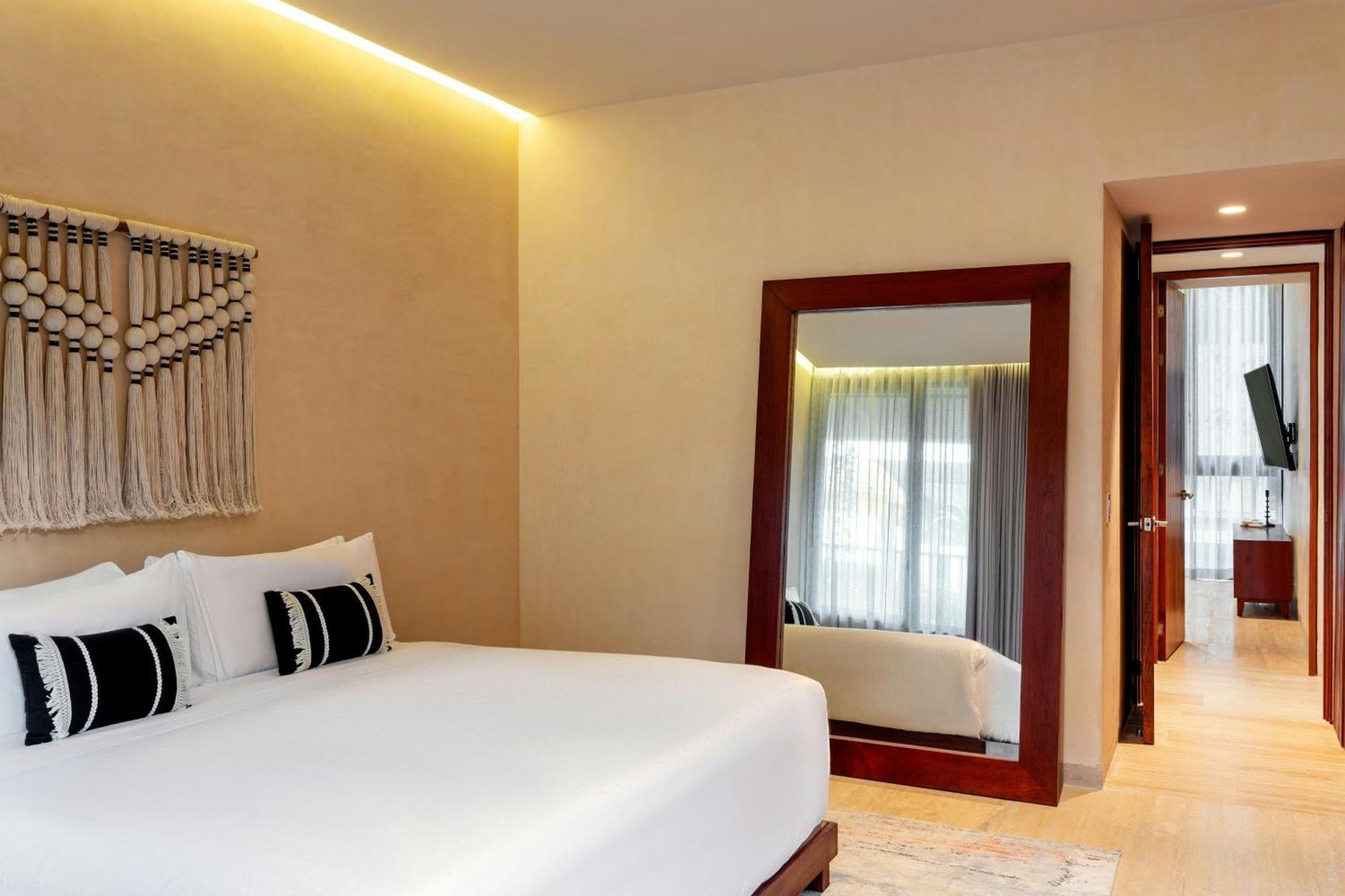 Premium 2 bedroom apartment 1 bathroom & plunge pool