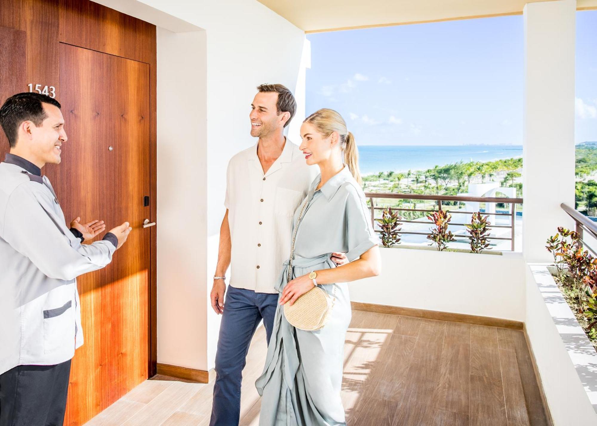 Mirage Club Plunge Pool Suite Oceanfront 18