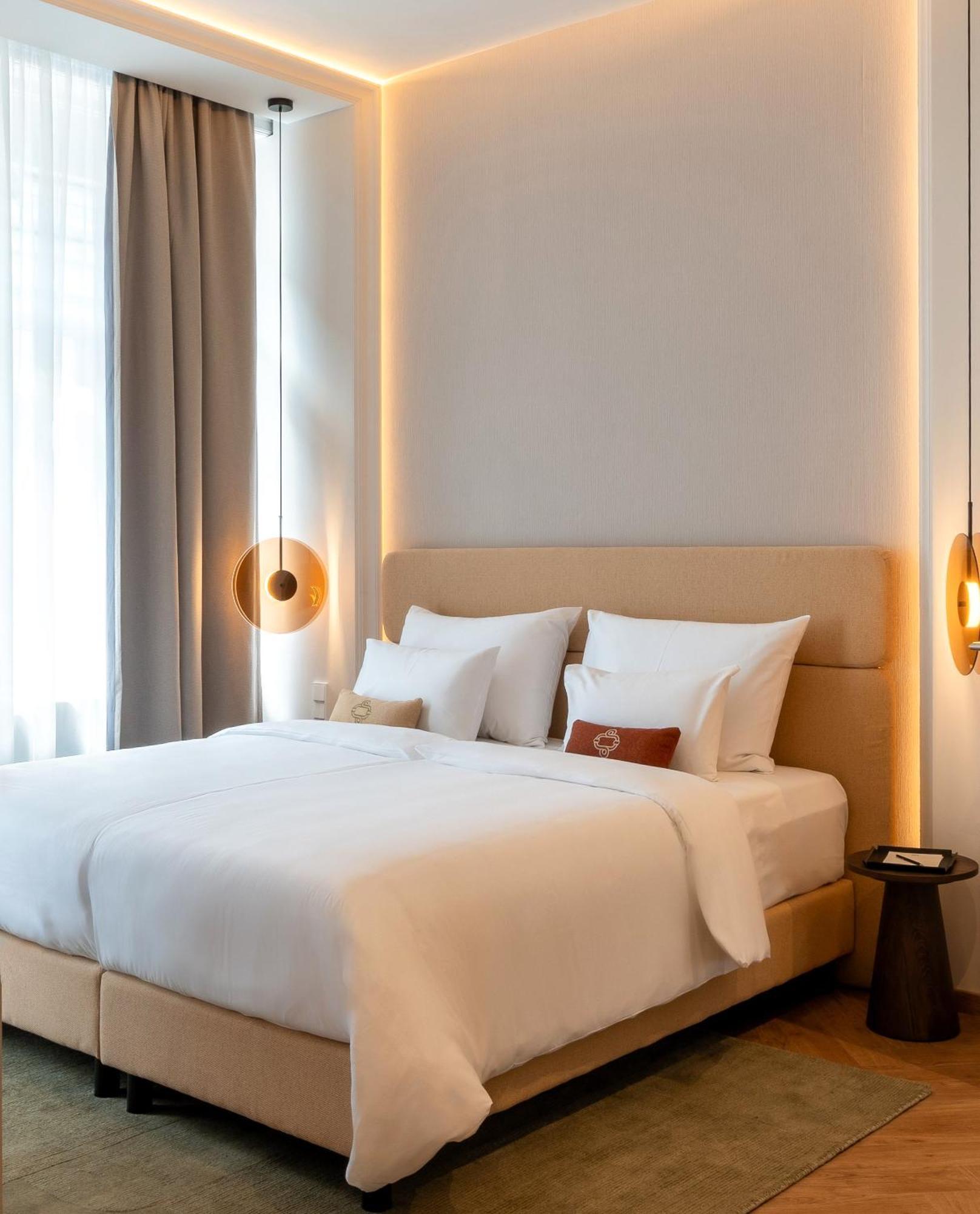 Deluxe Double or Twin Room City View Signature View
