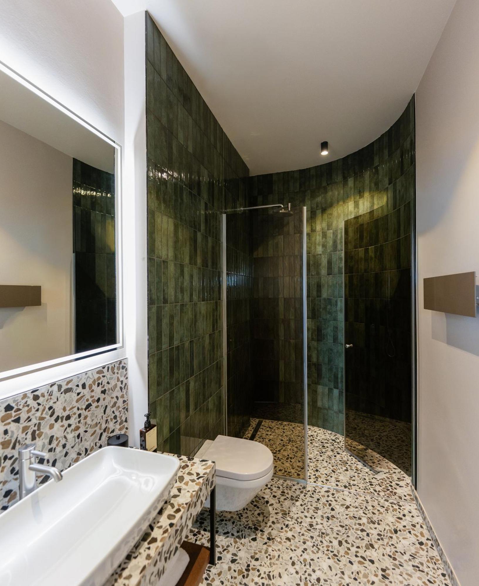 Deluxe Double or Twin Room City View Signature View