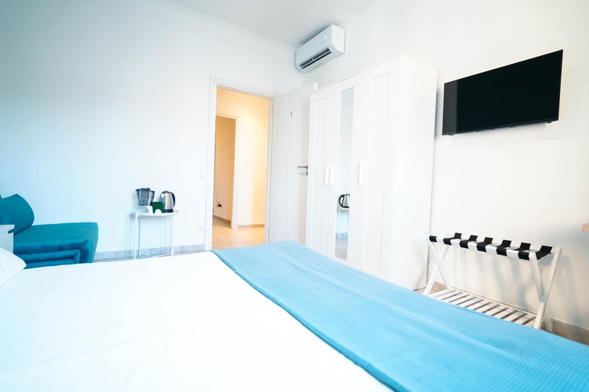 Triple Room Private External Bathroom