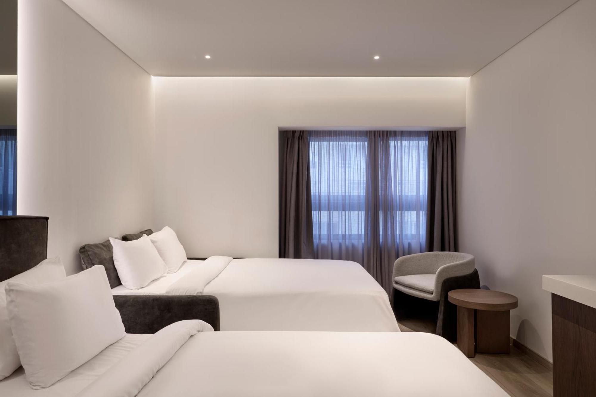 Acropolis Deluxe Triple Room