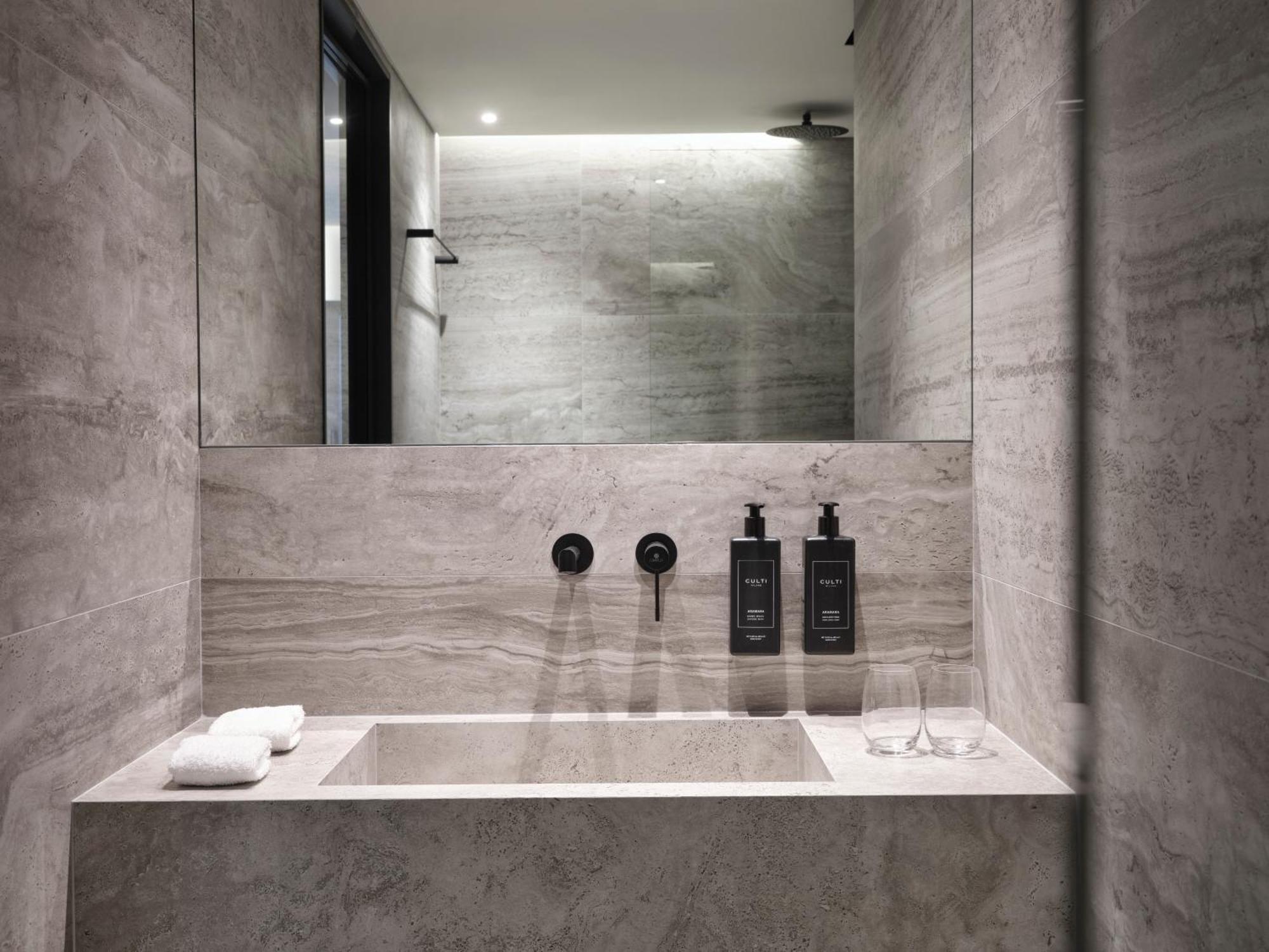 Acropolis Deluxe Triple Room