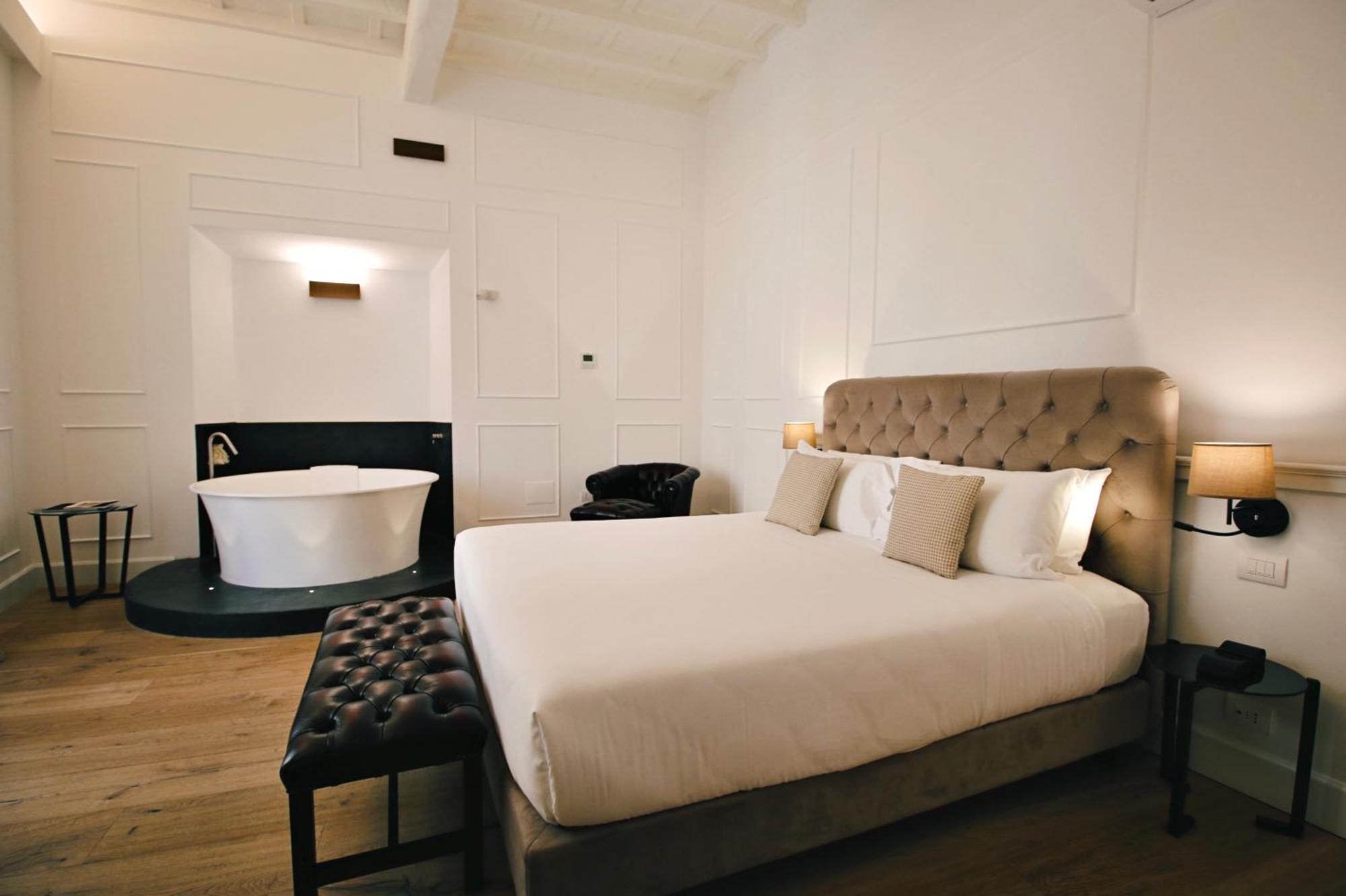 Deluxe King Suite