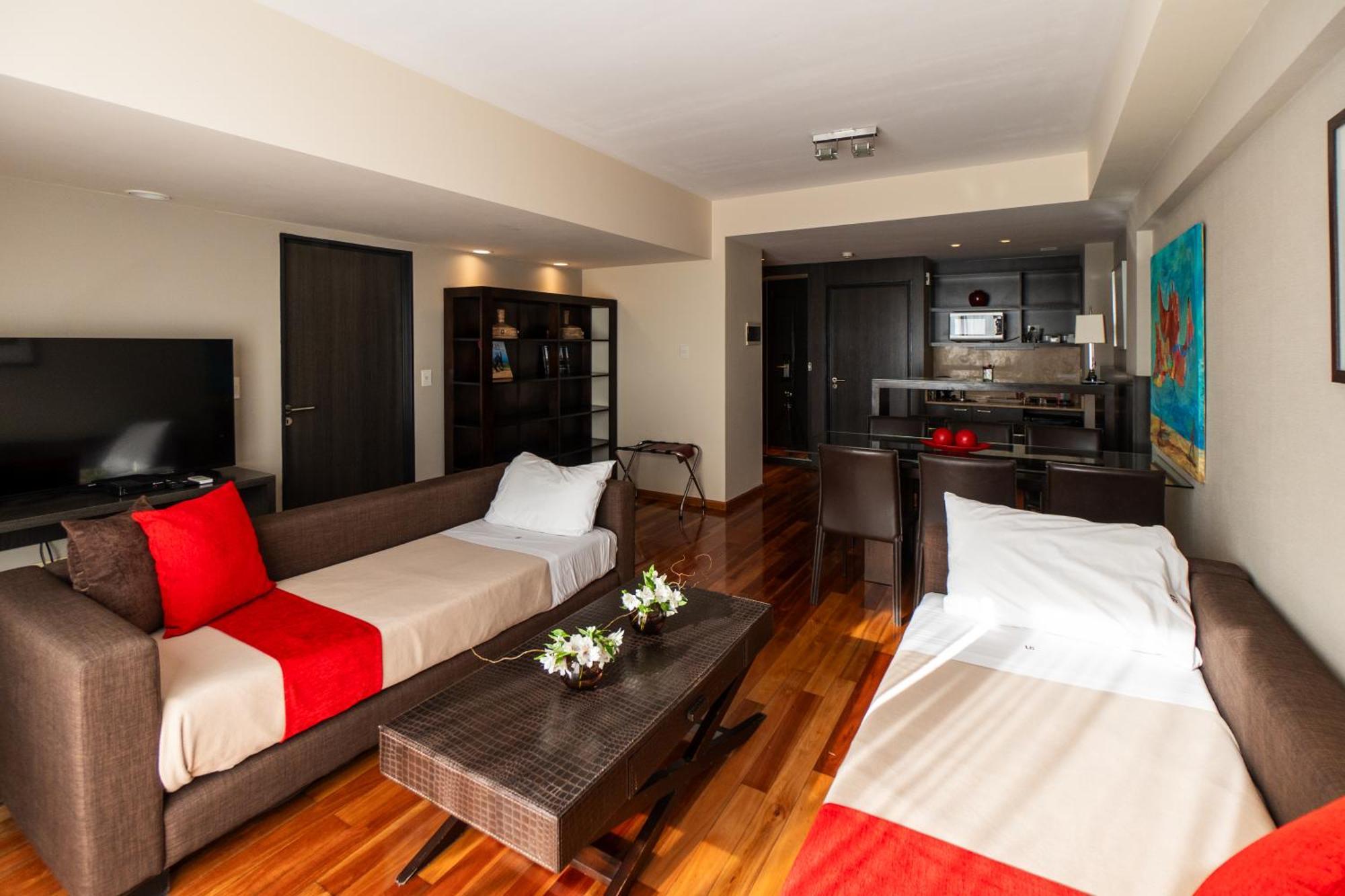 Deluxe Suite