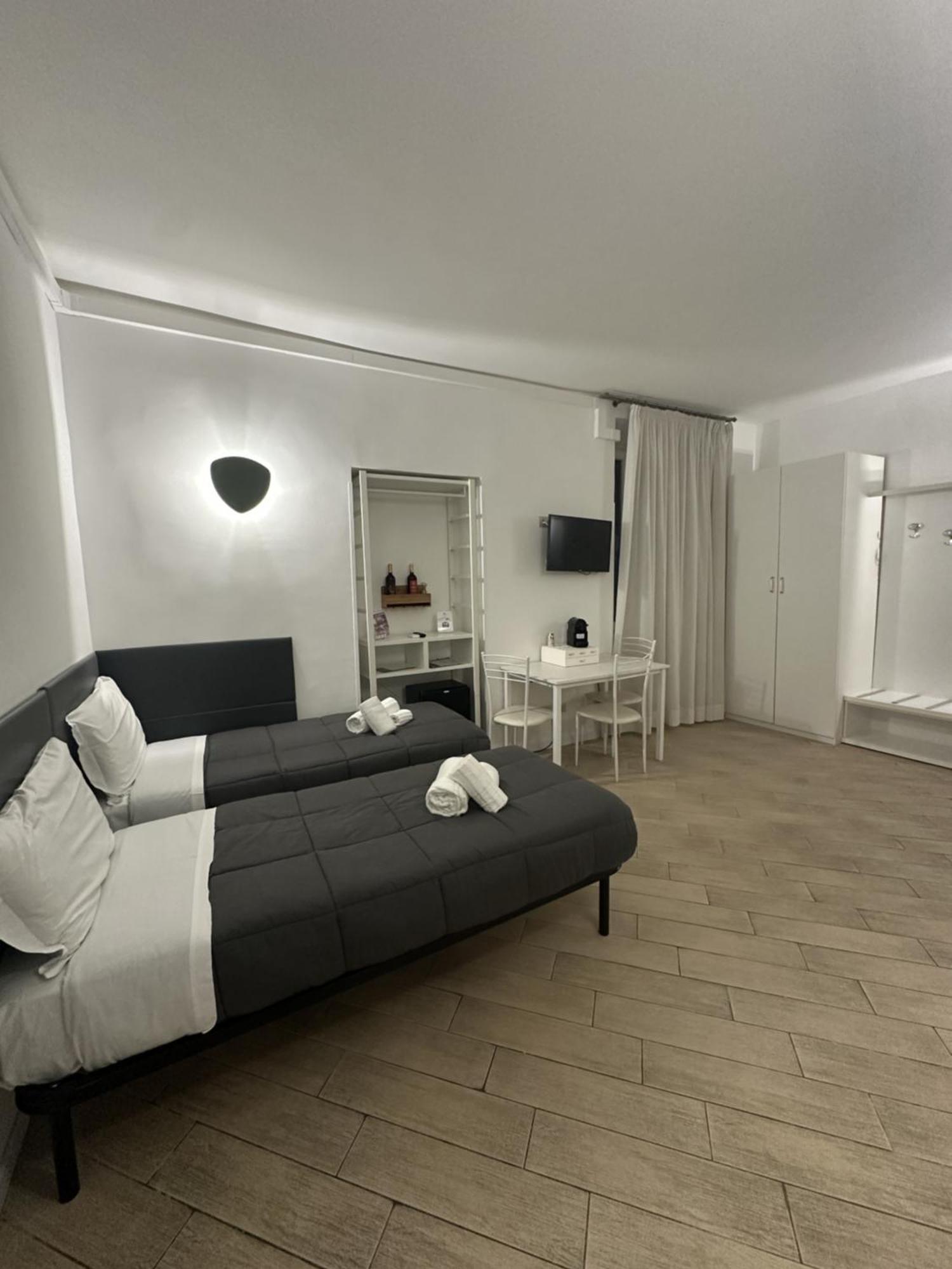 Quadruple Room Courtyard View