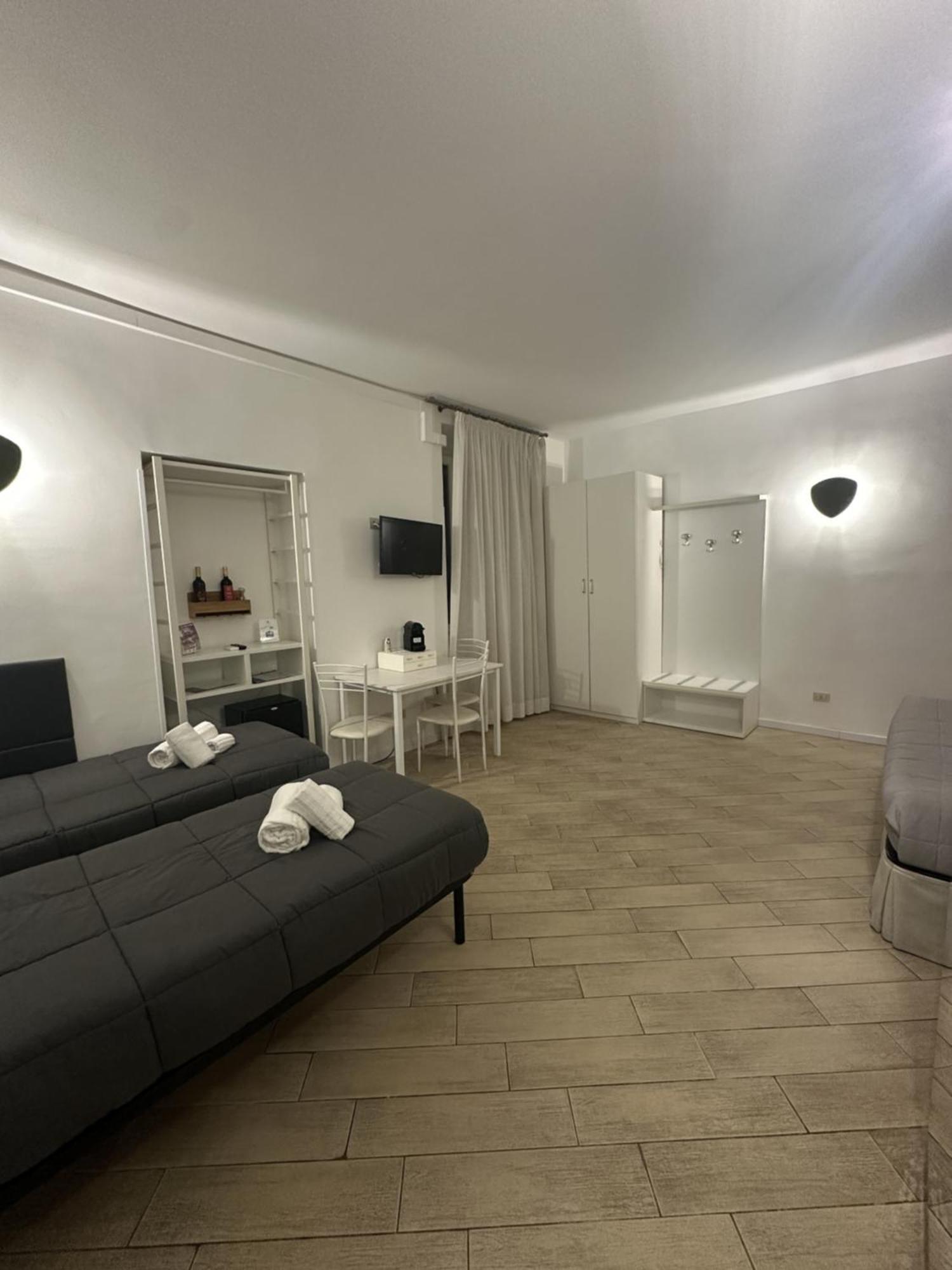 Quadruple Room Courtyard View