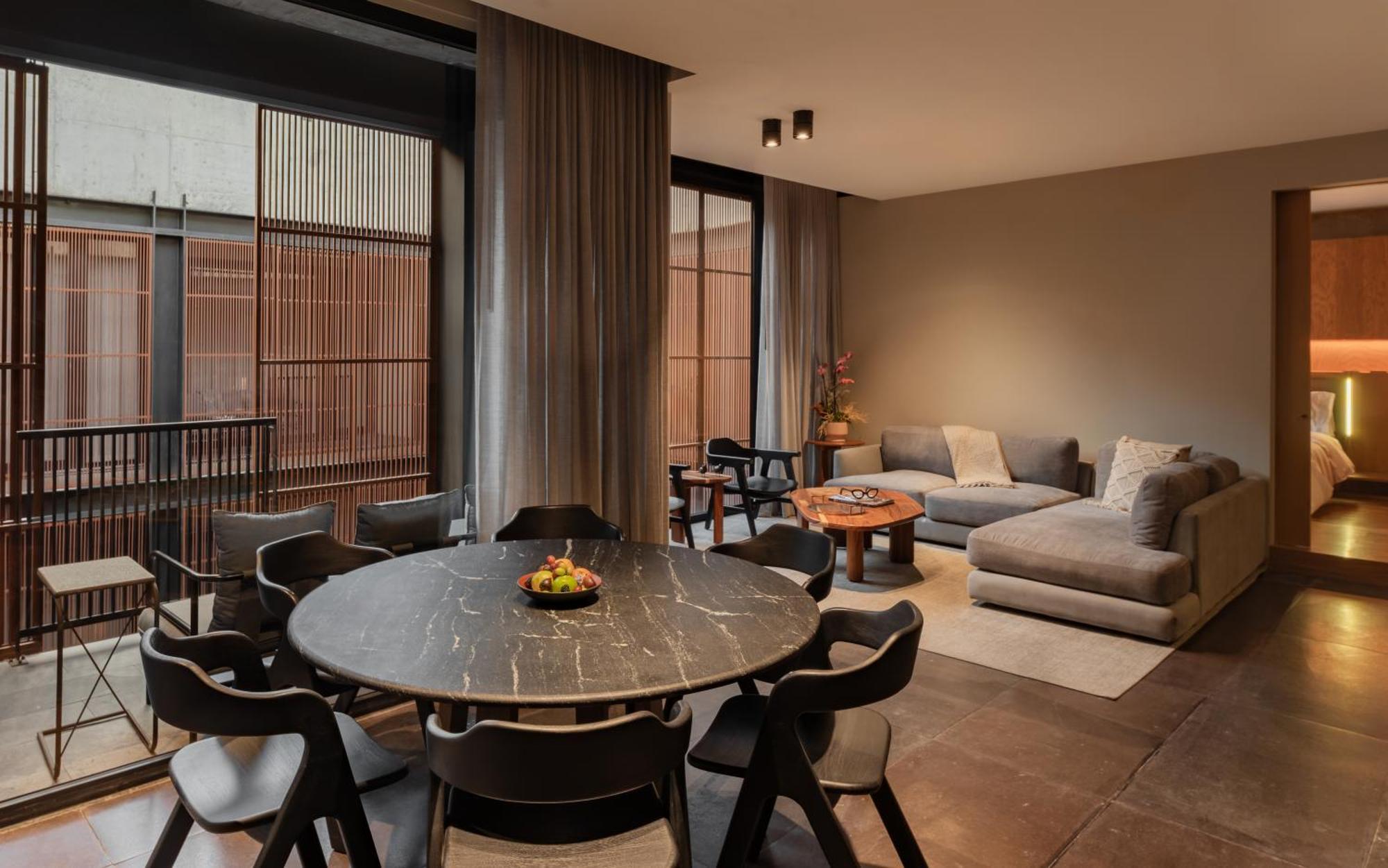 Superior King Suite