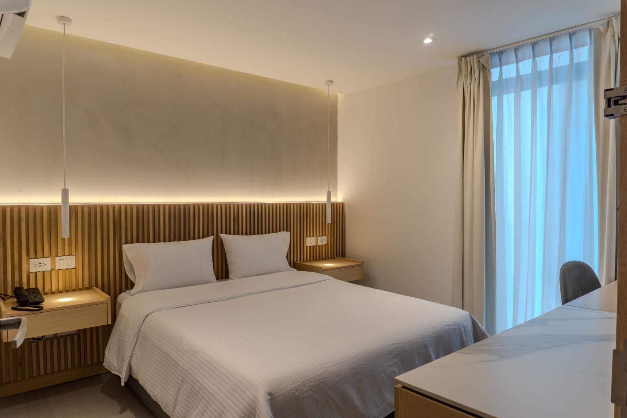 Standard Queen Room