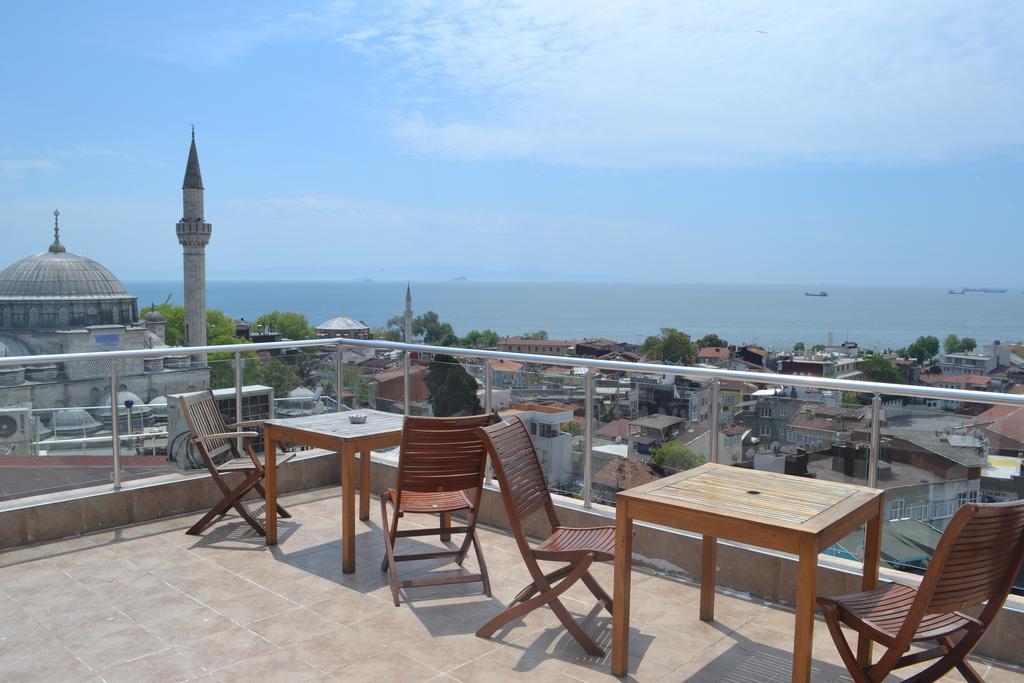 Standard Triple Room with Sea View