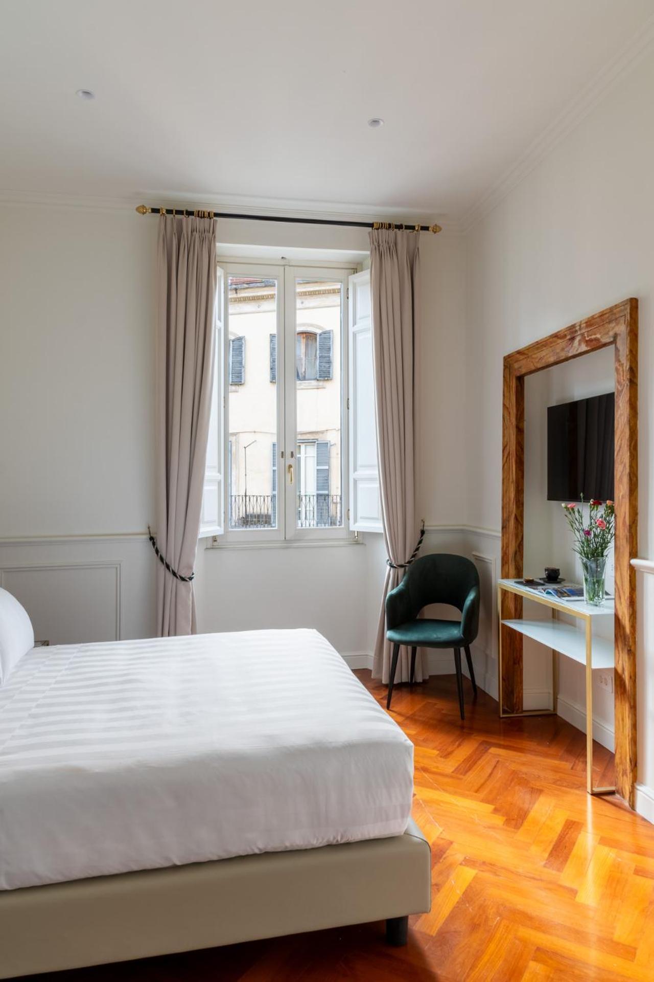 Deluxe Double or Twin Room City View