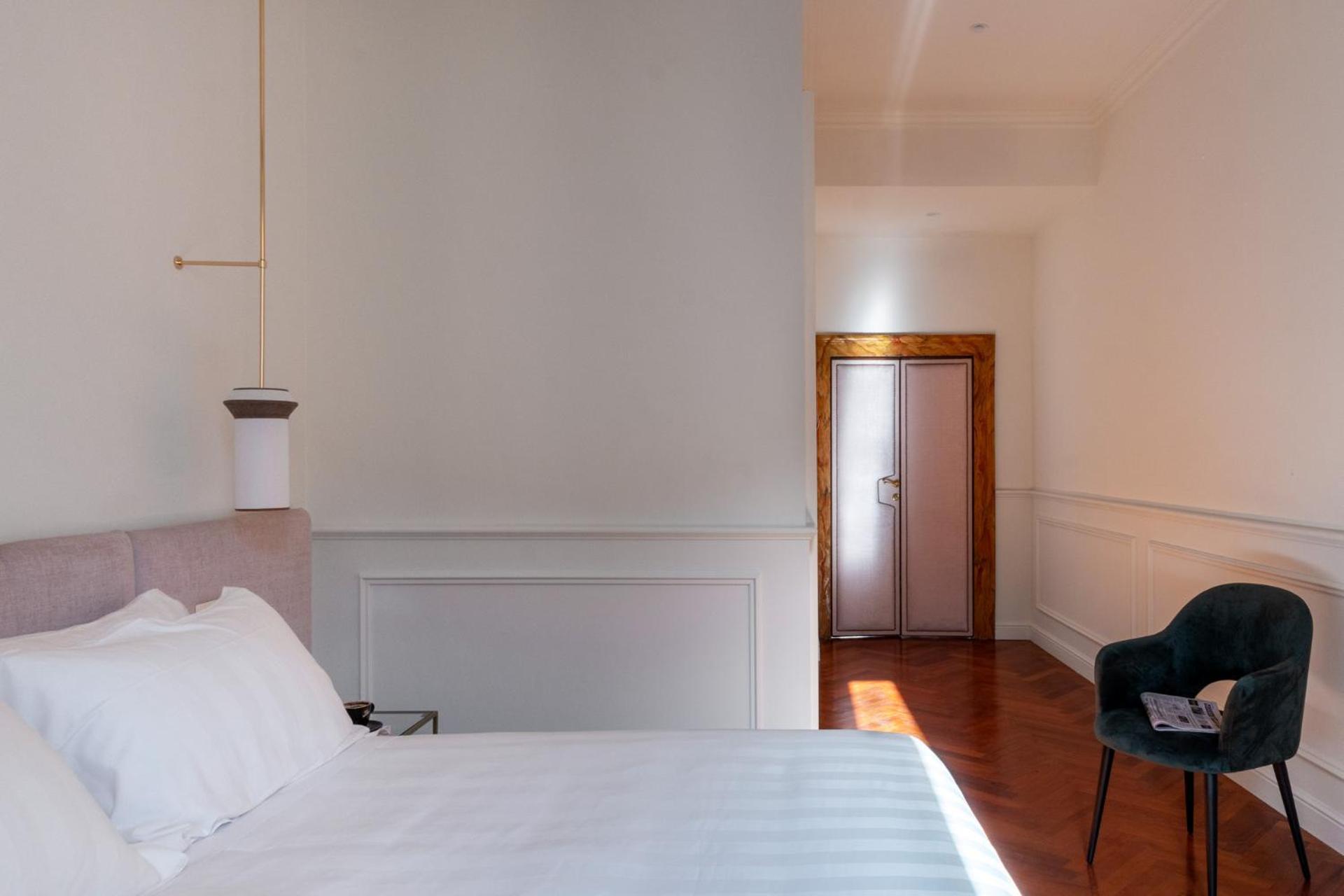 Deluxe Double or Twin Room City View