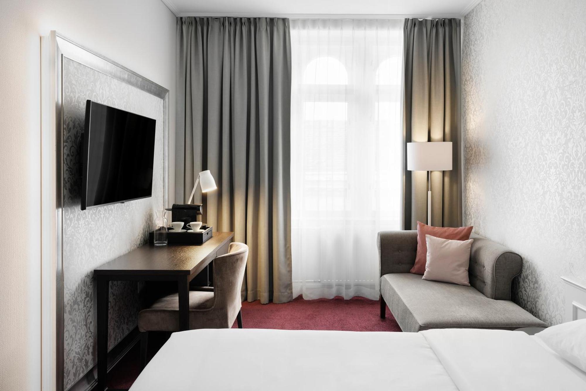 Superior Room 1 King Size bed