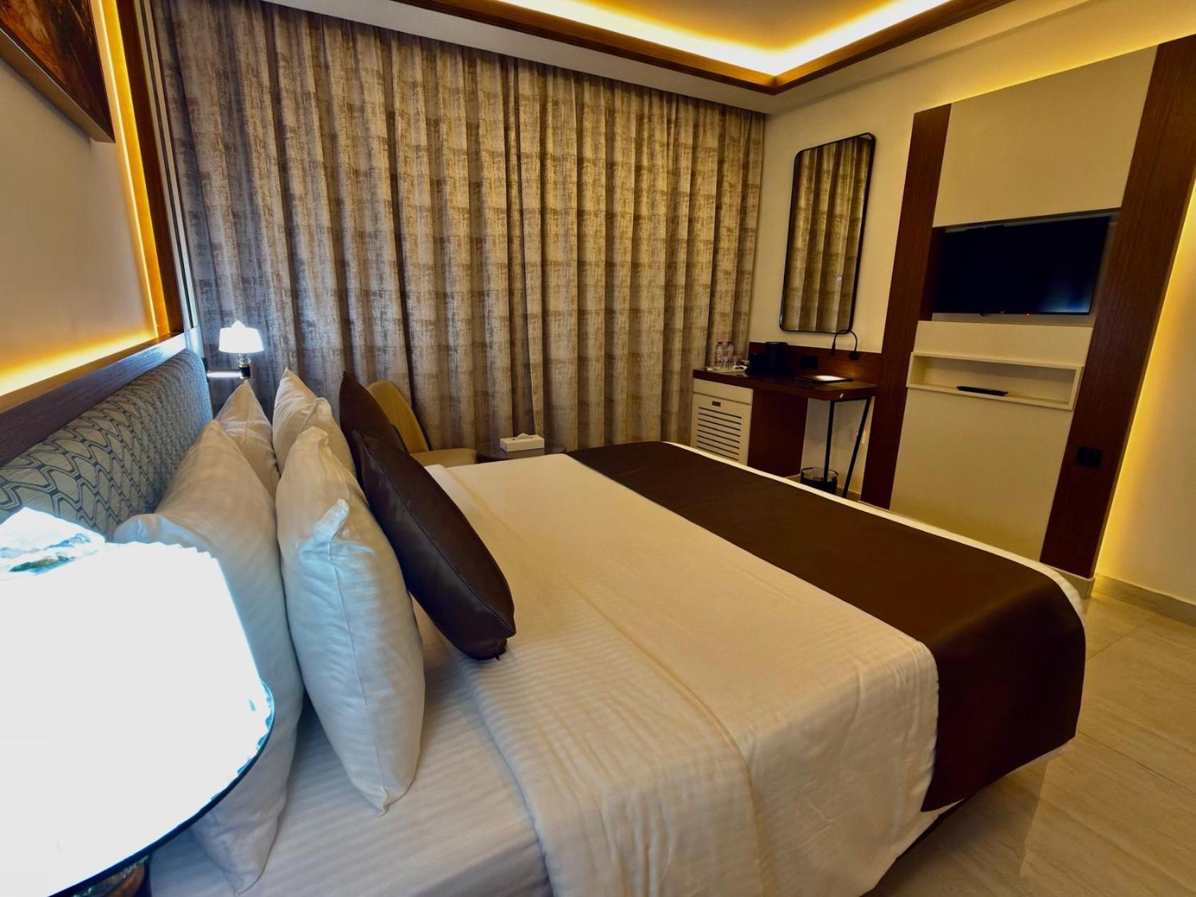 Standard King Room