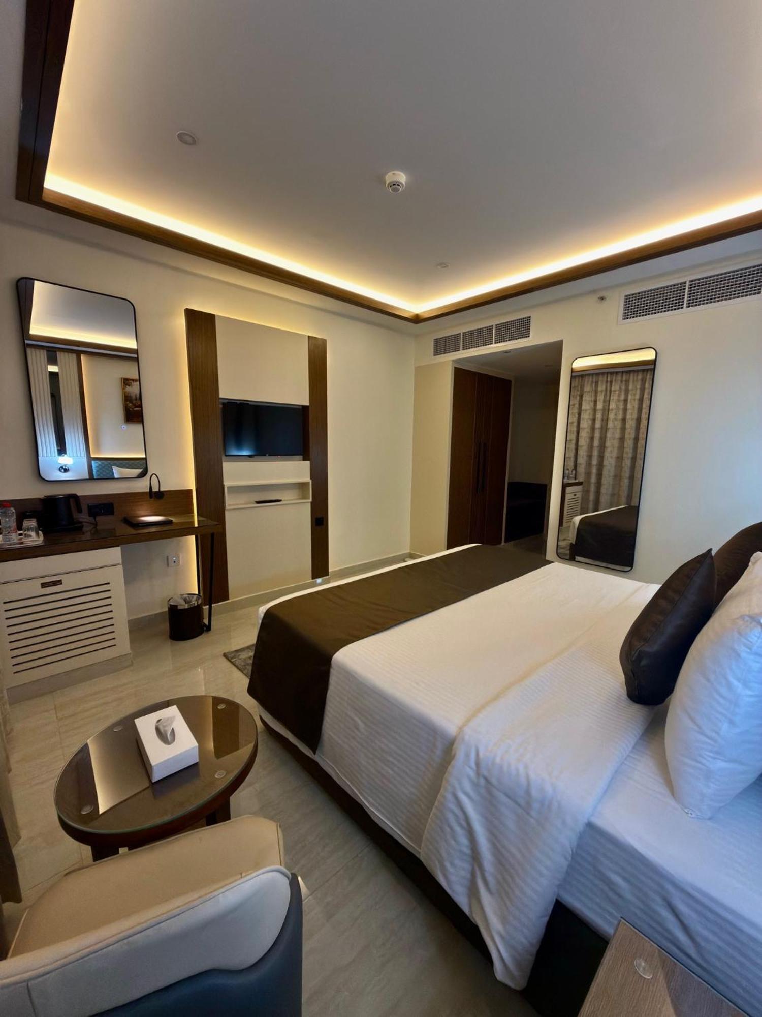 Standard King Room