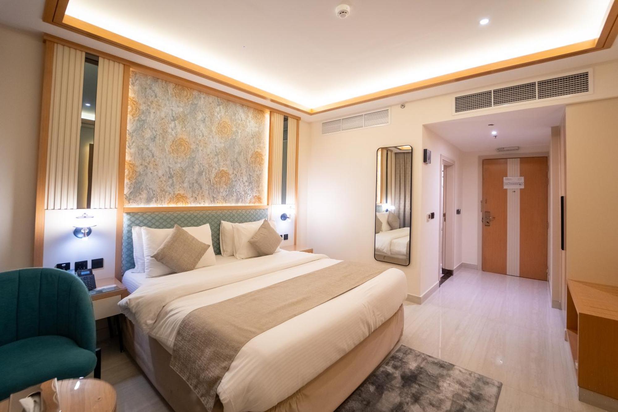 Deluxe King Room