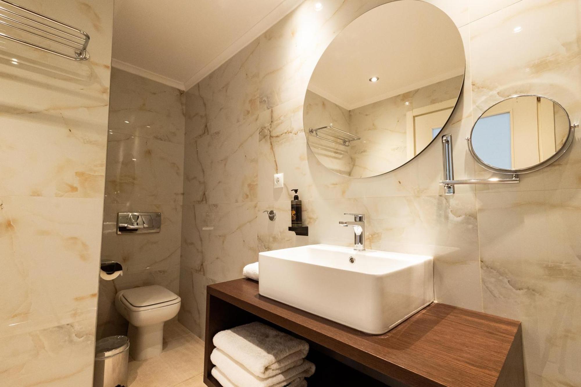 Deluxe King Suite Balcony