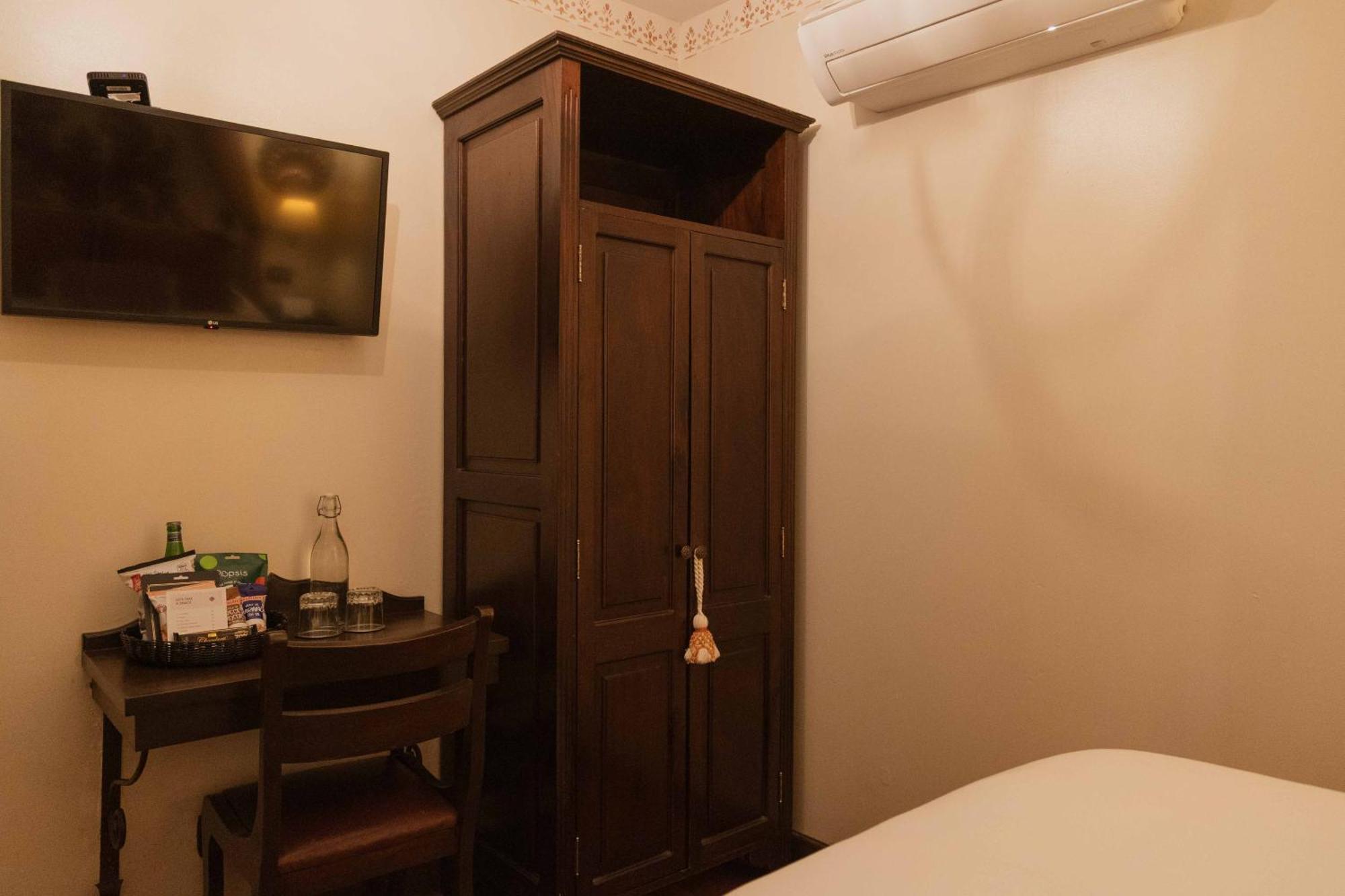 Essencial Room Queen