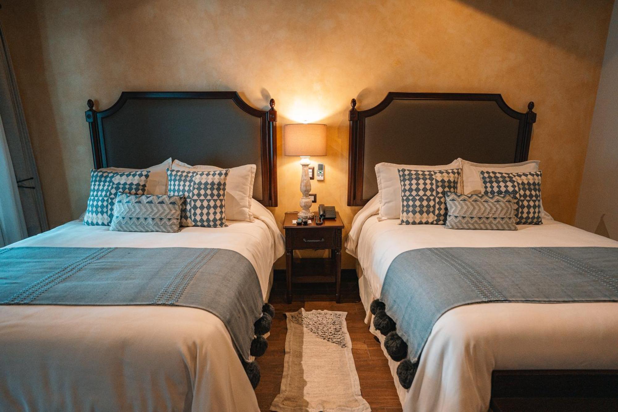 Suite 2 Queen Beds