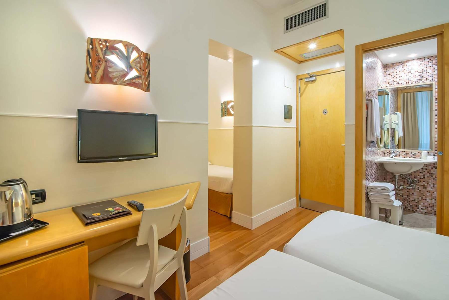 Triple Room