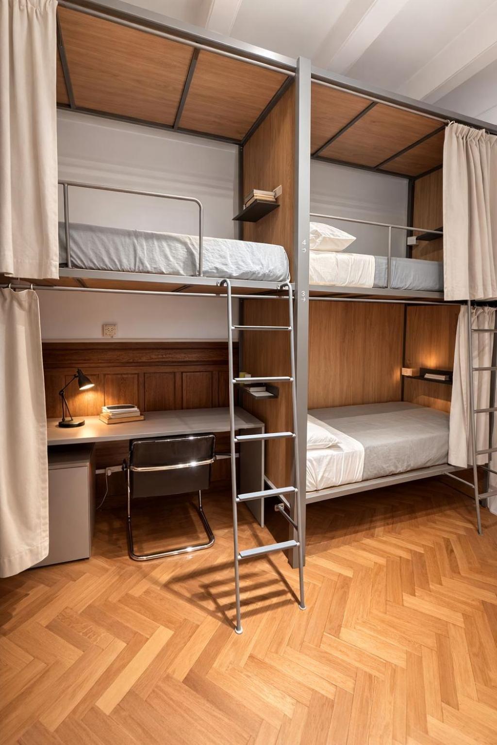 Mixed Dormitory Room
