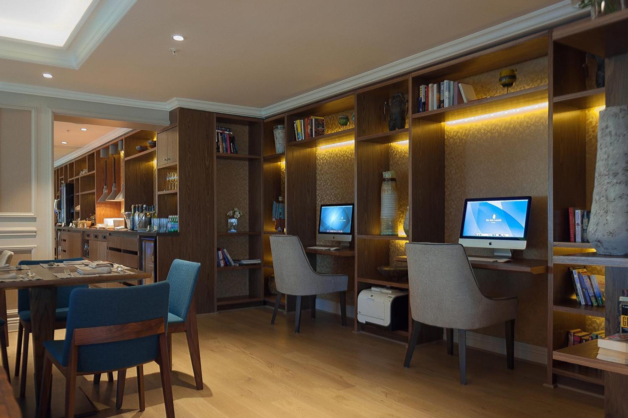 Deluxe King Room Terrace Club Lounge Access