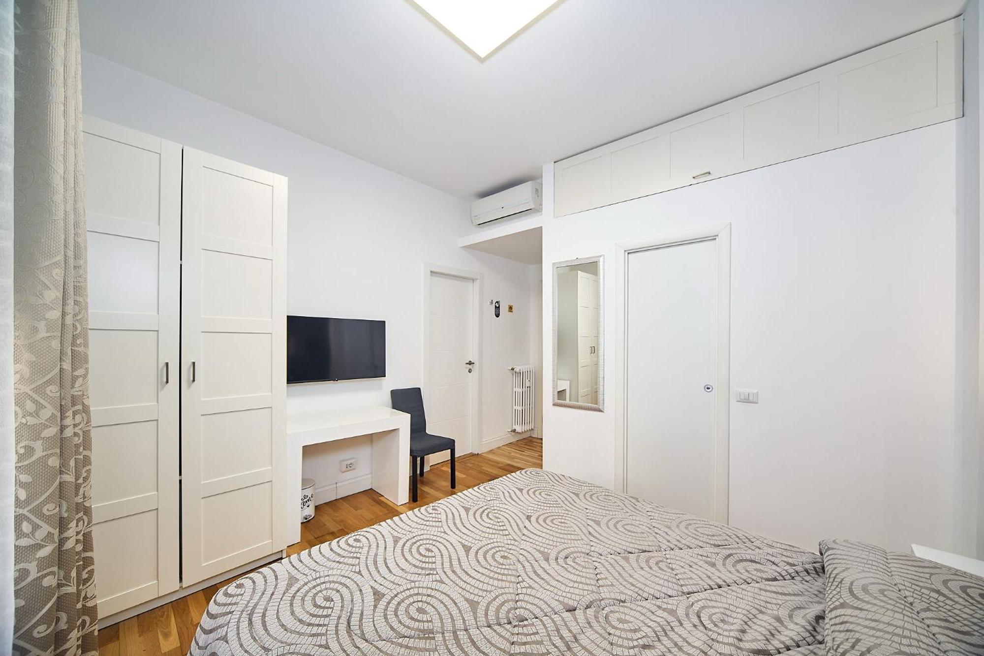 Deluxe Double Room Shower