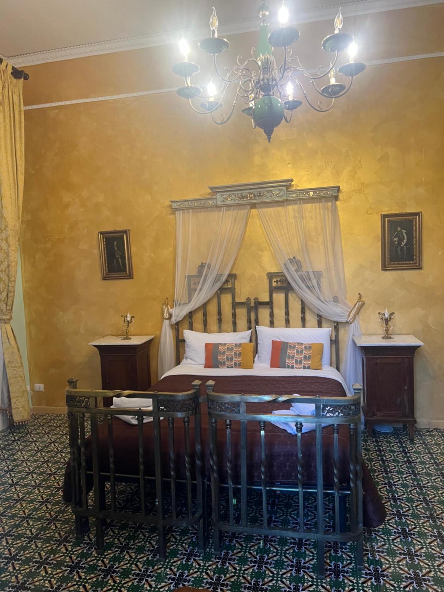Deluxe Double or Twin Room City View