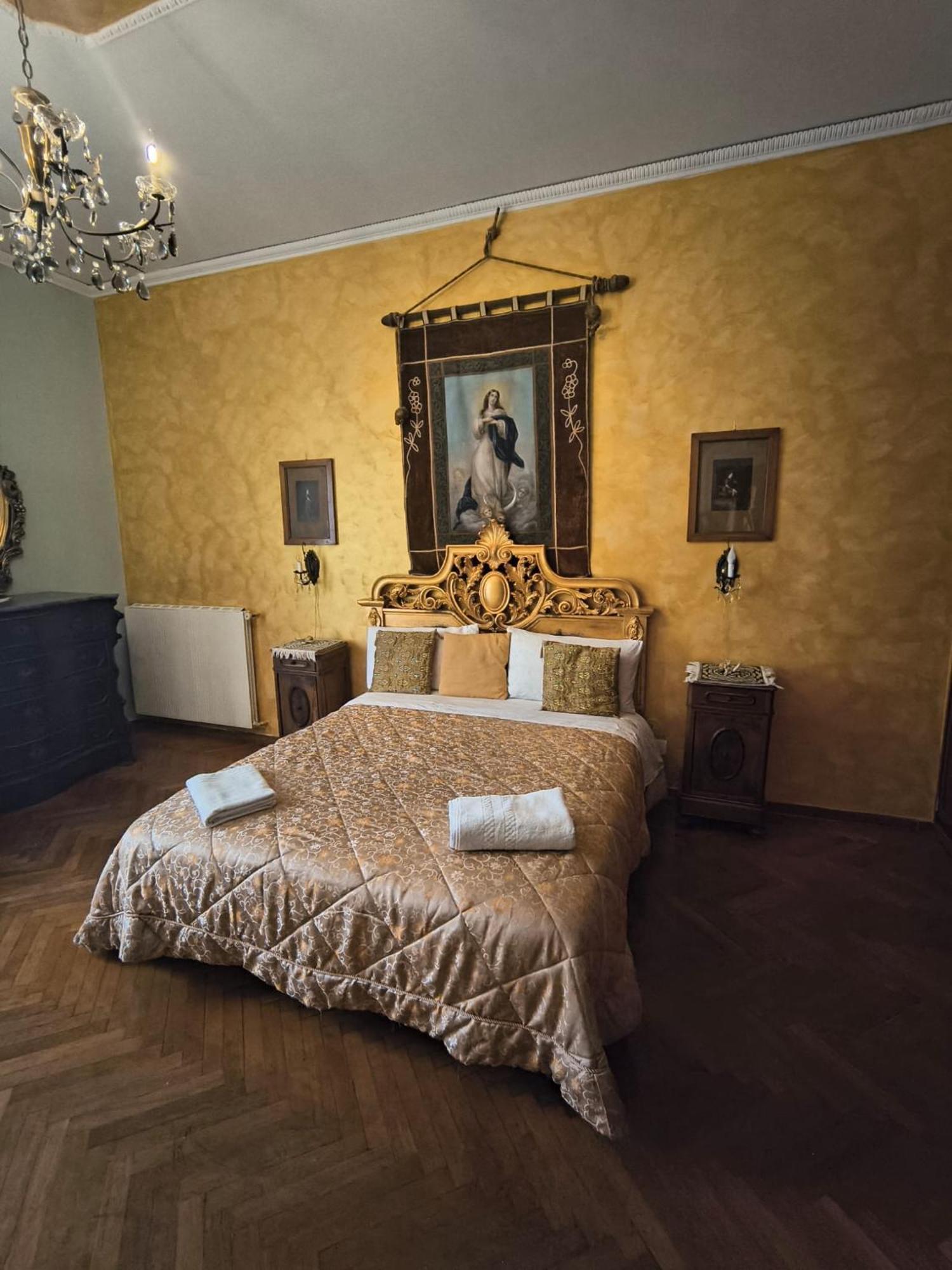 Deluxe Double Room Bath