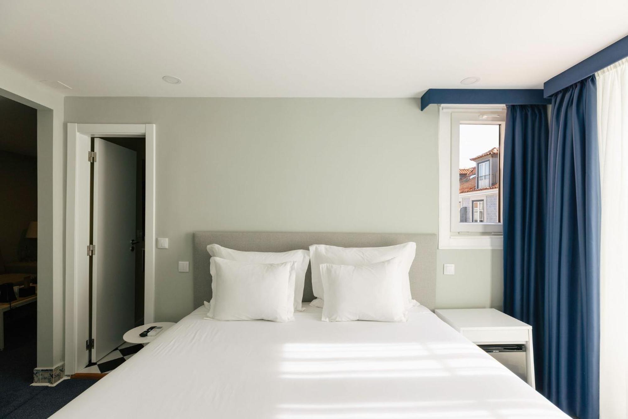 Premium Suite Balcony & City View