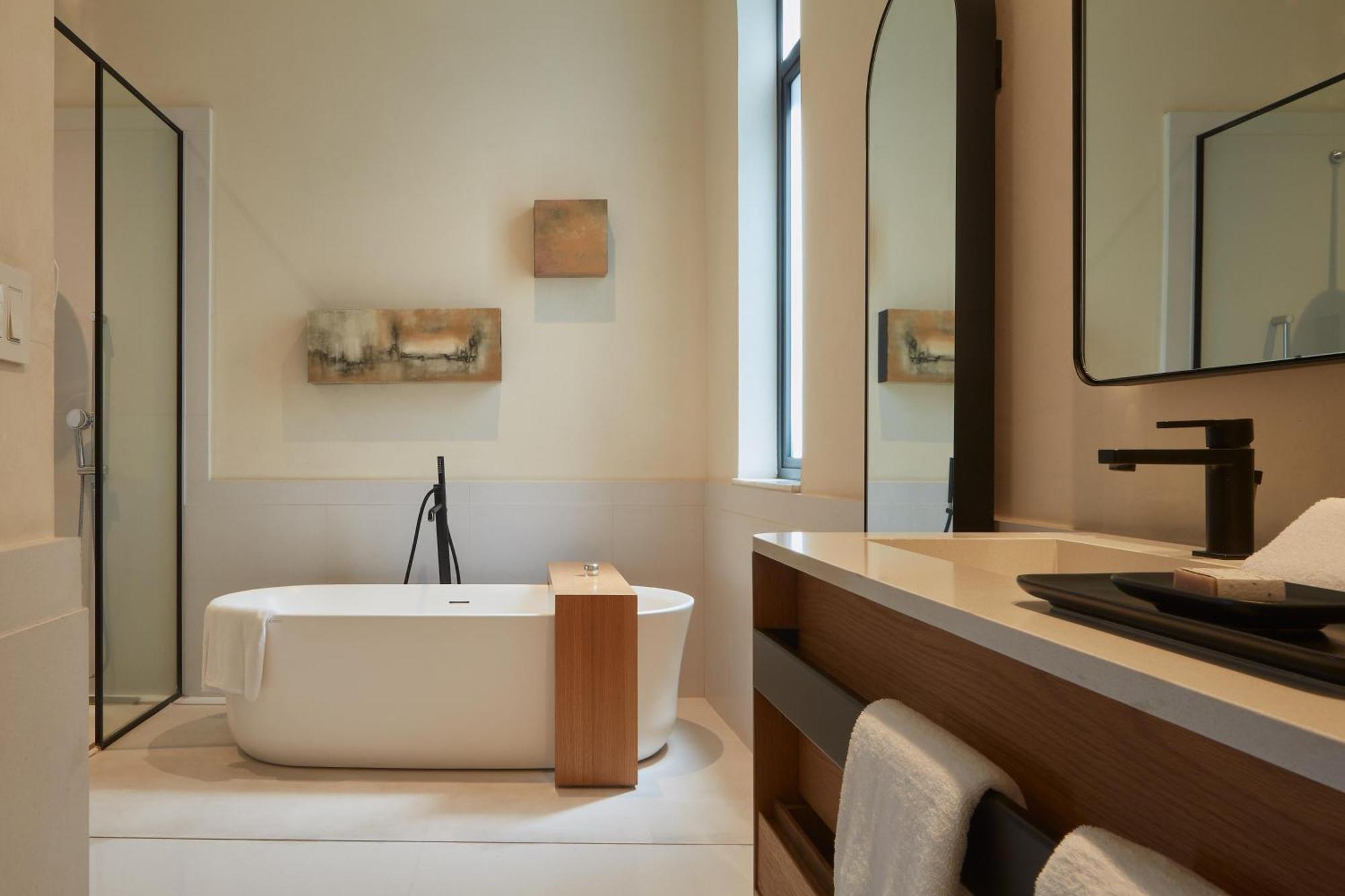 One-Bedroom Premium King Suite