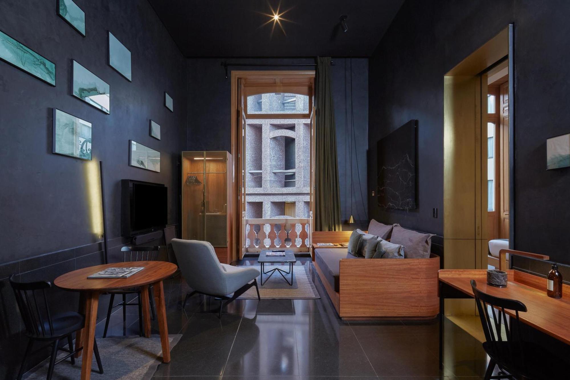 One-Bedroom King Suite Juliet Balcony