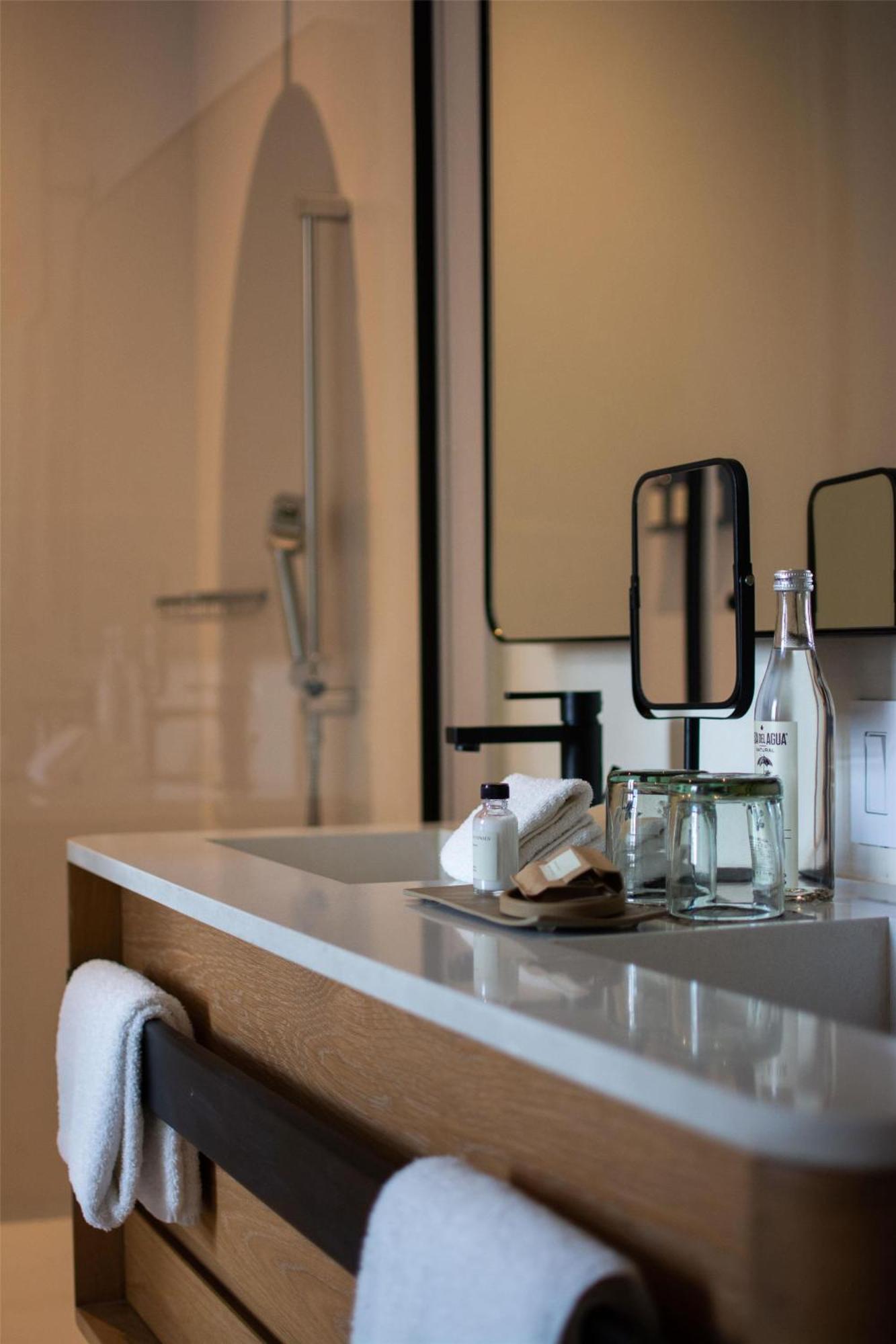One-Bedroom King Suite