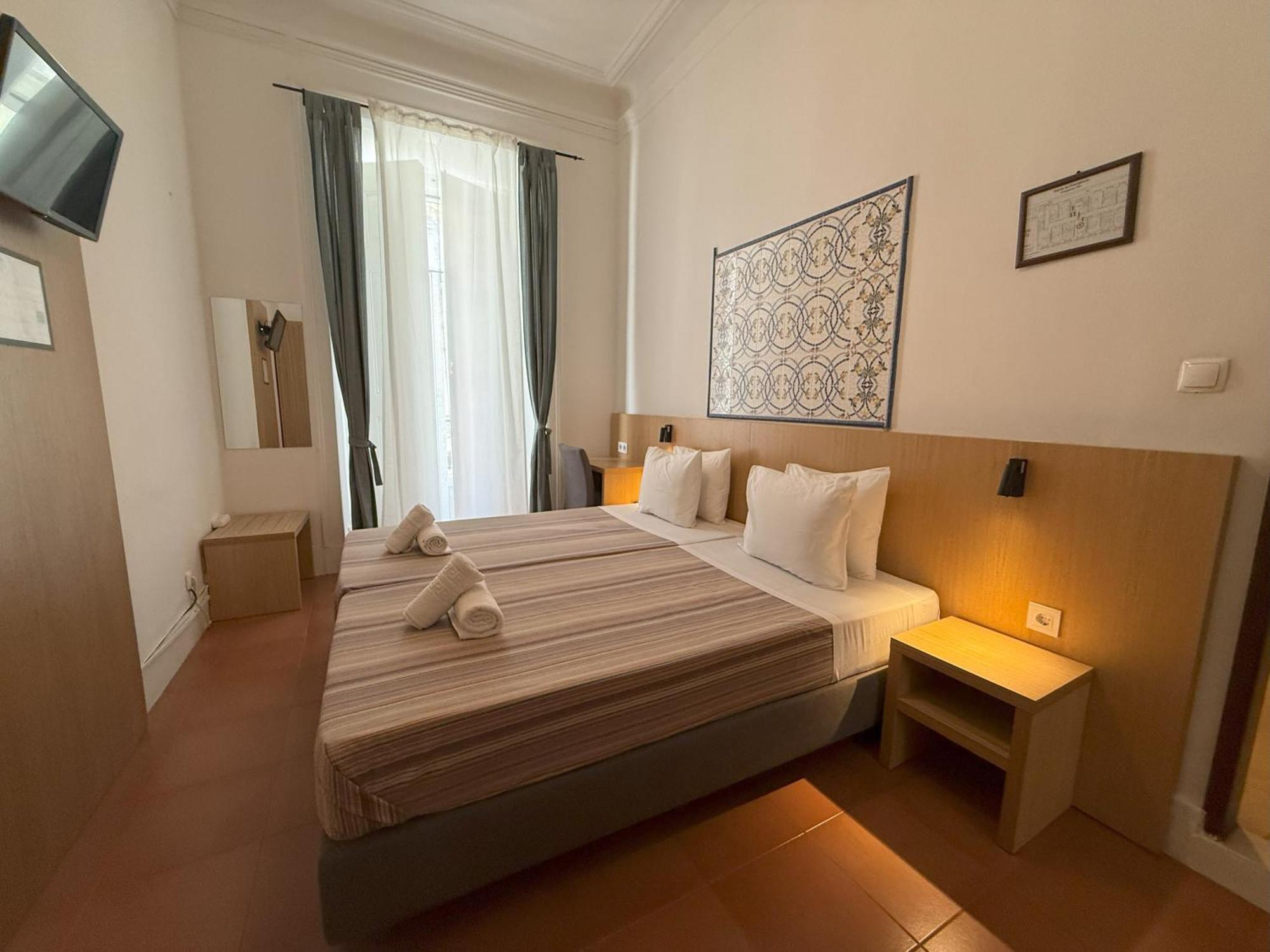 Double or Twin Room Private Bathroom