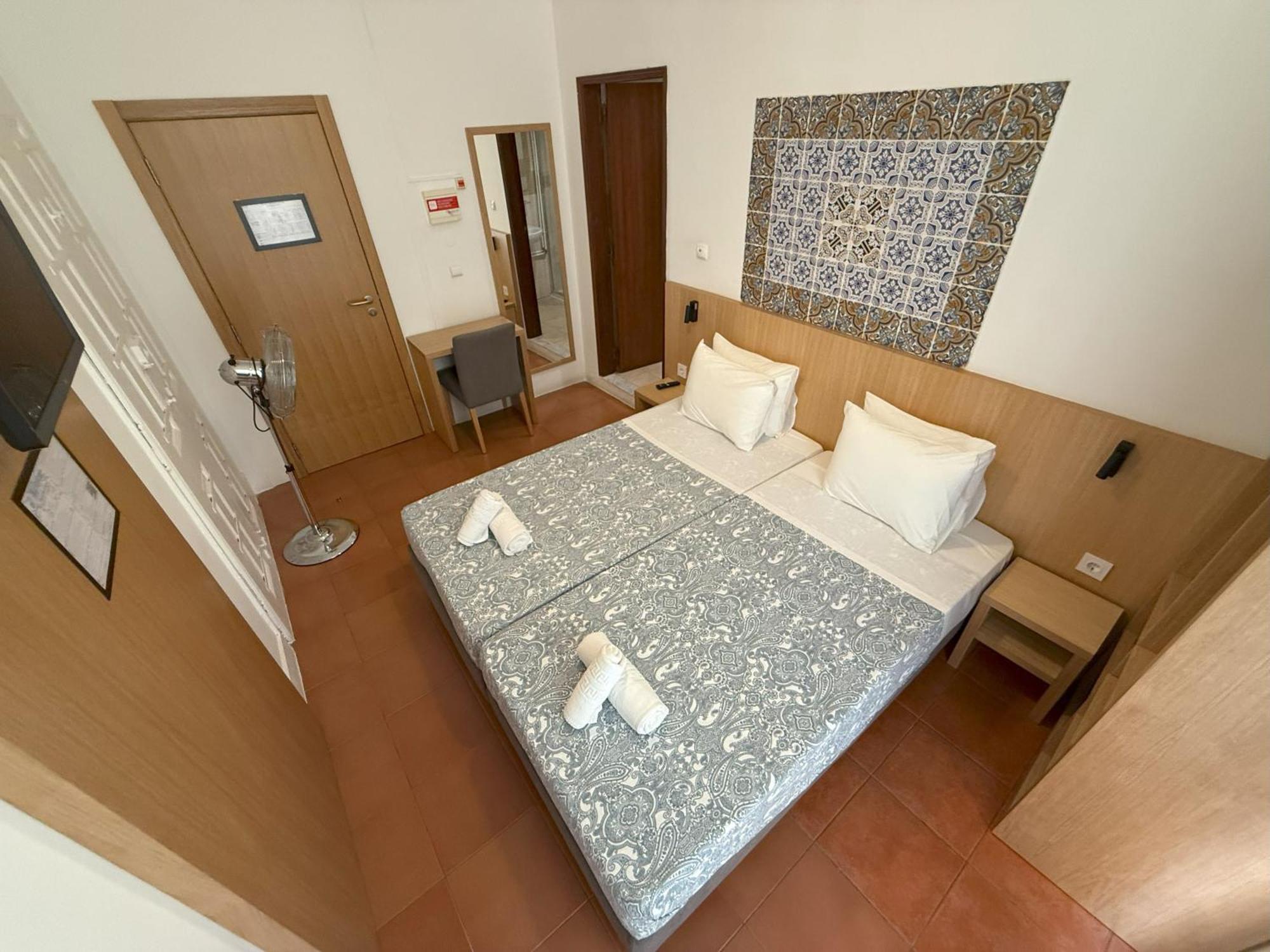Double or Twin Room Private Bathroom