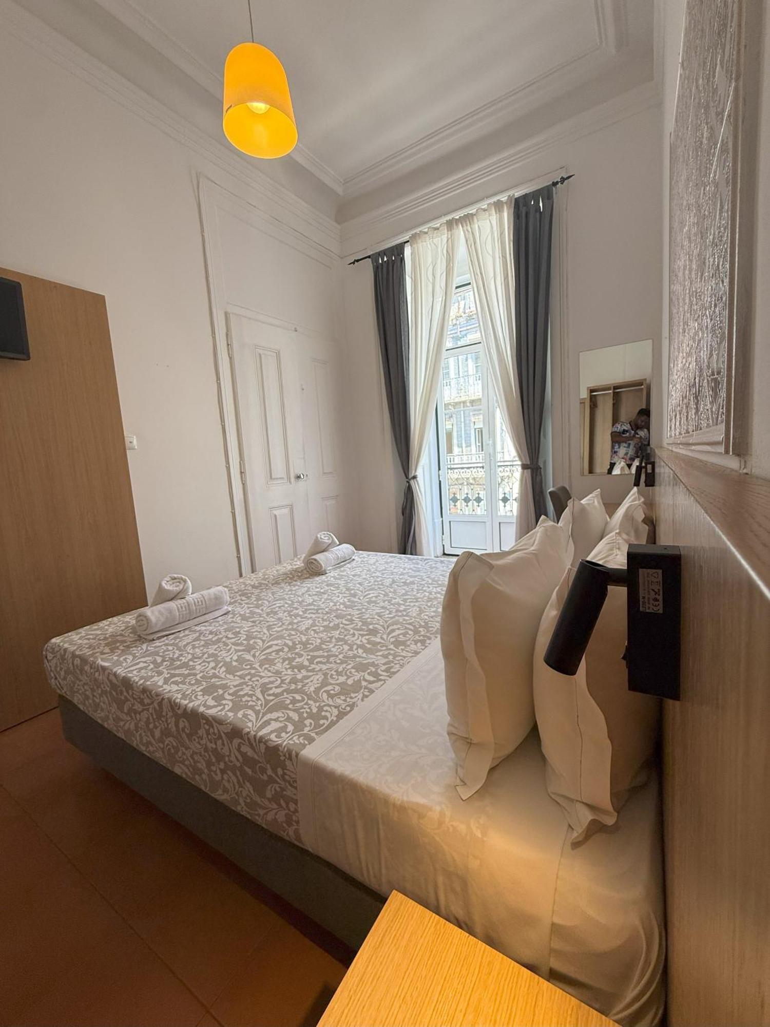 Double or Twin Room Private Bathroom