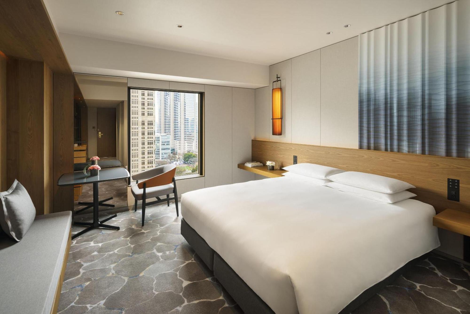 Deluxe King Room Park View