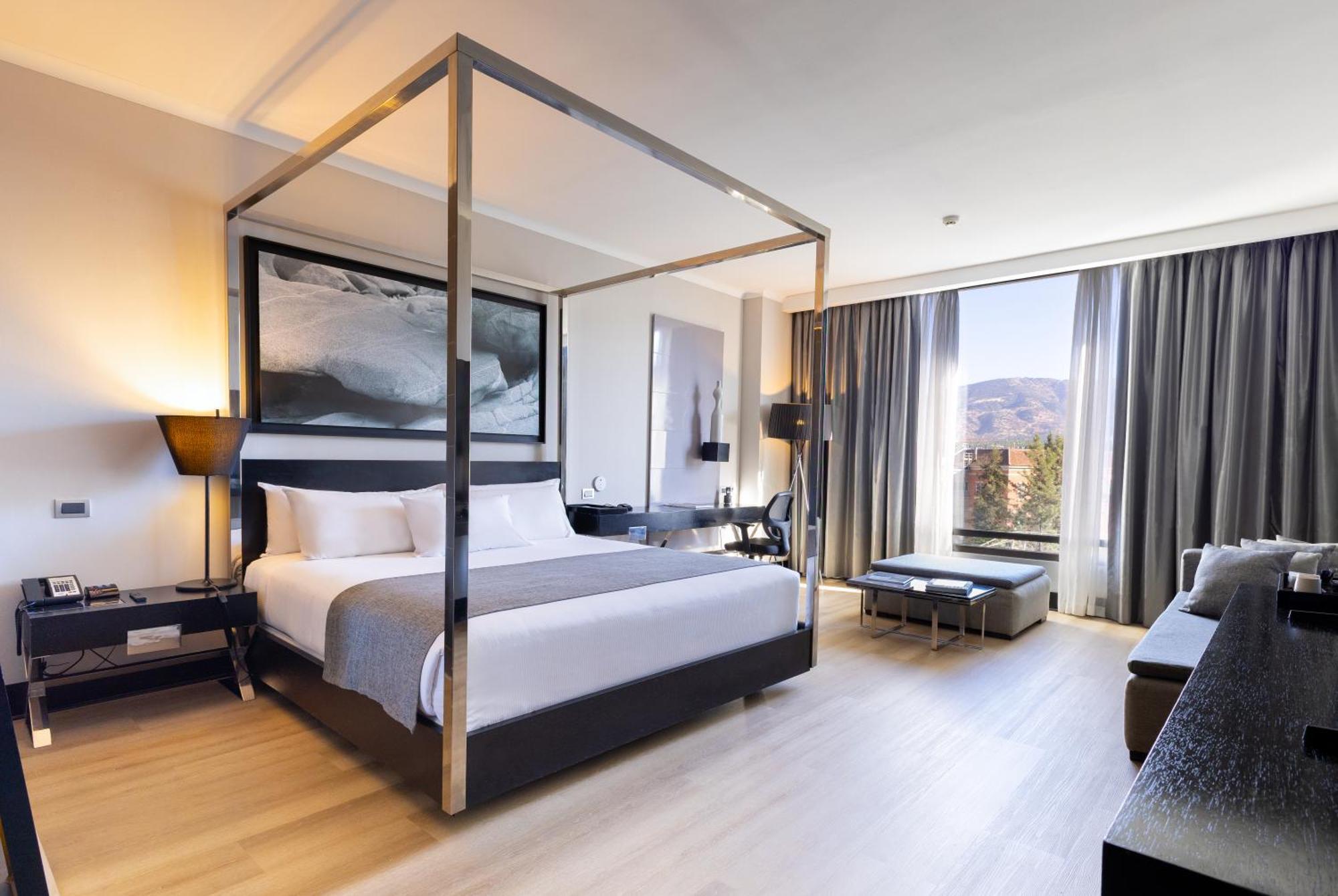 Junior King Suite Jetted Tub Non-Smoking