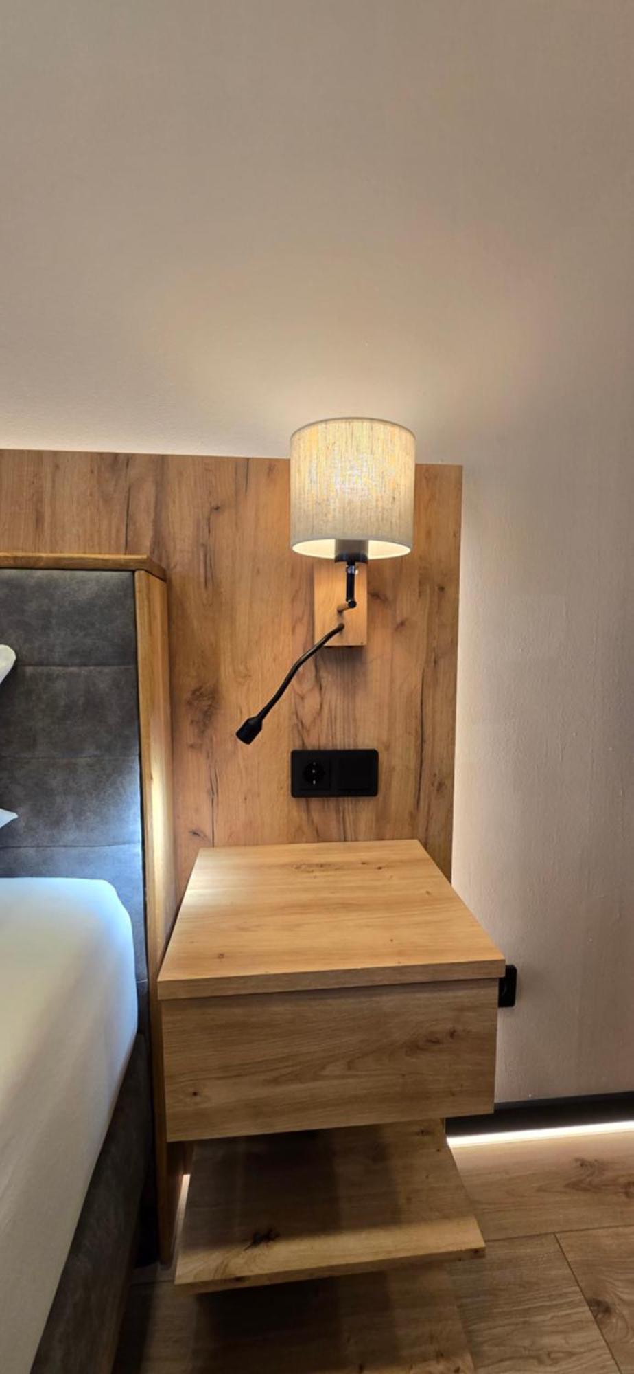 Deluxe Studio