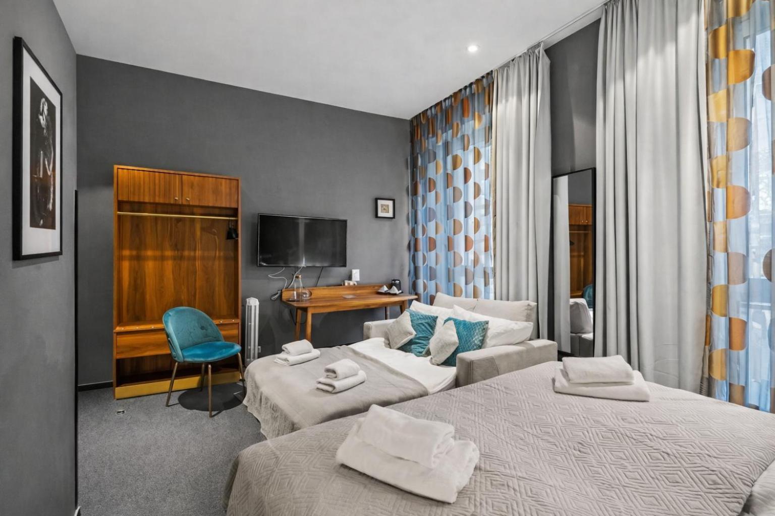 Superior King Room