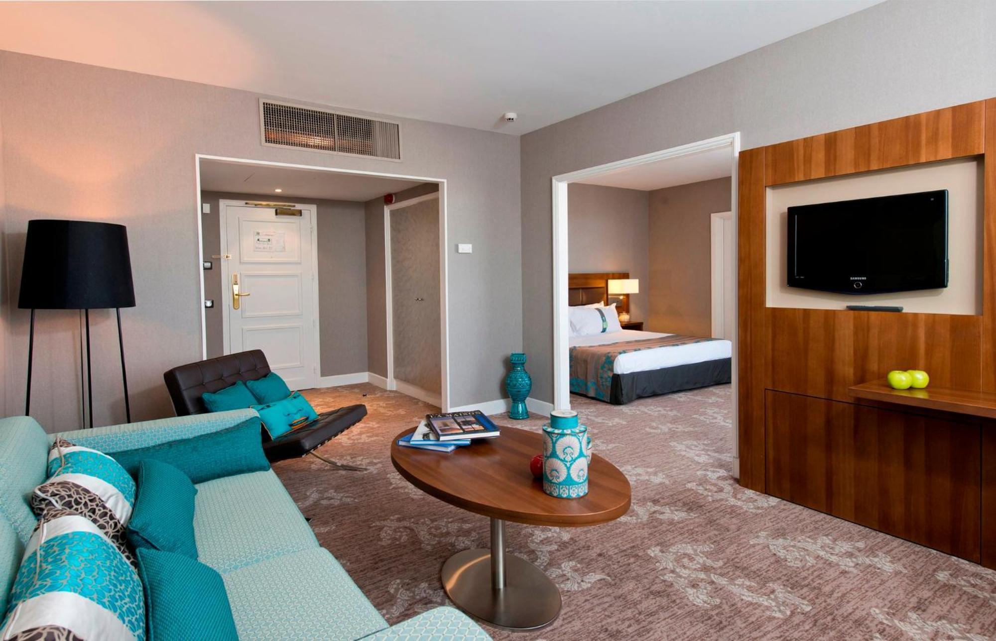 King Suite Non-Smoking