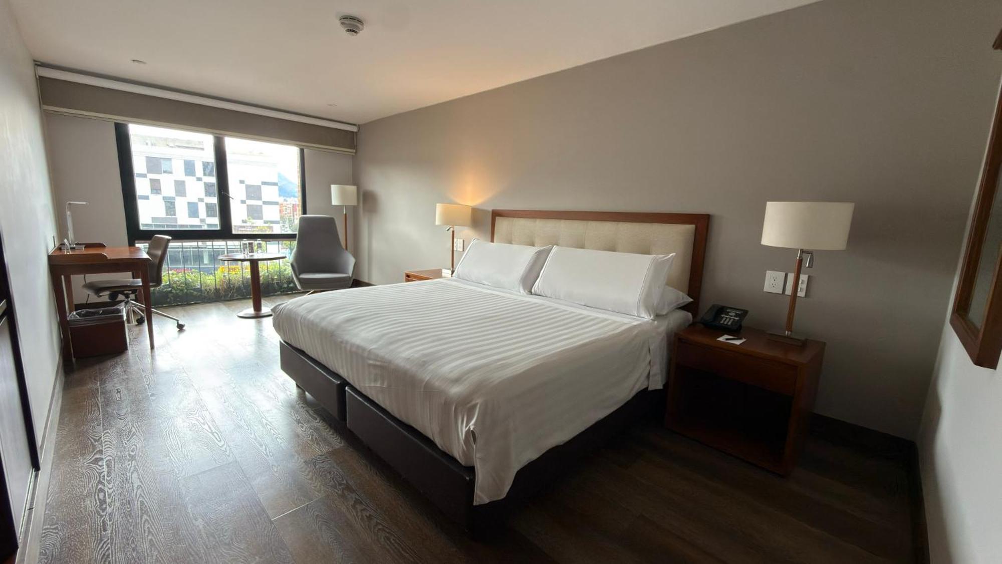 Standard Queen Room