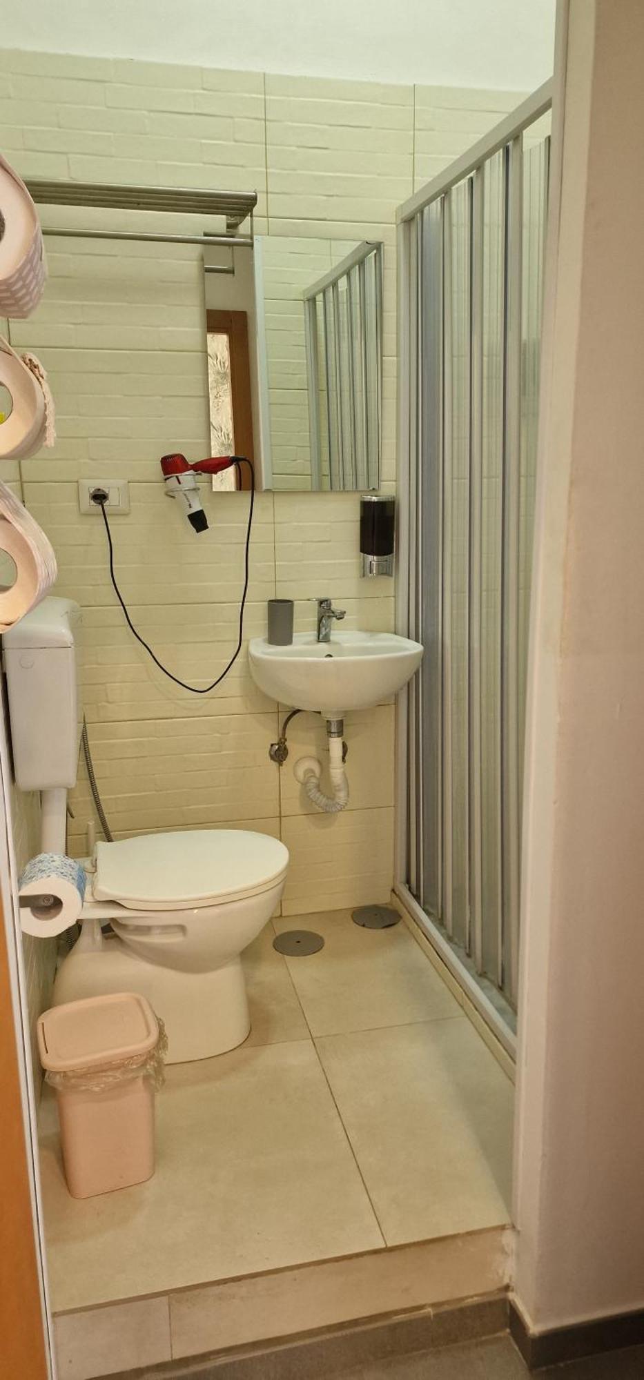Twin Room Private Bathroom