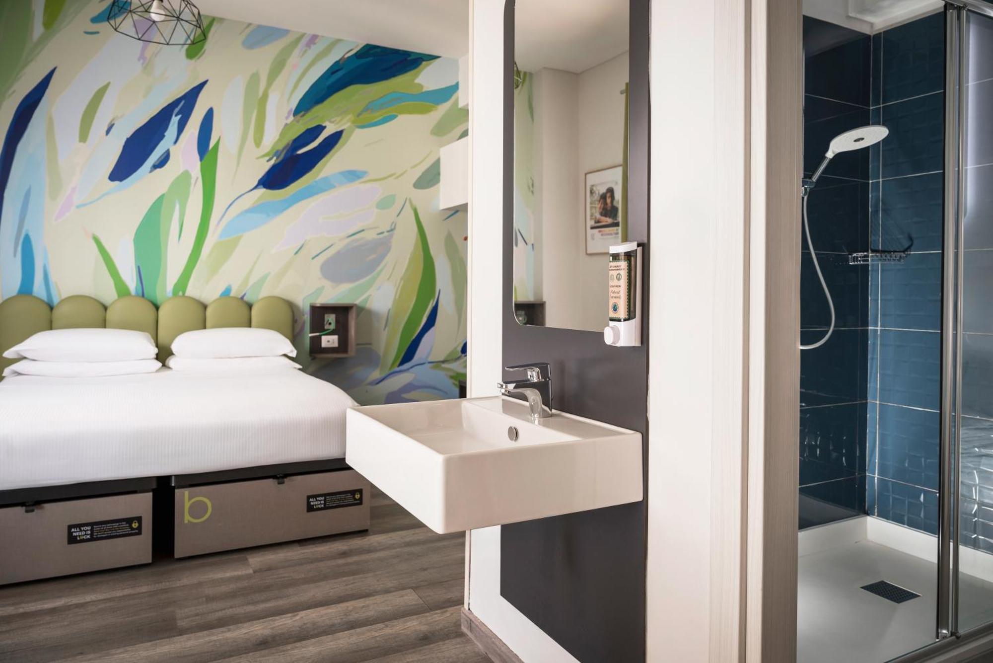 Quadruple Room Private Bathroom