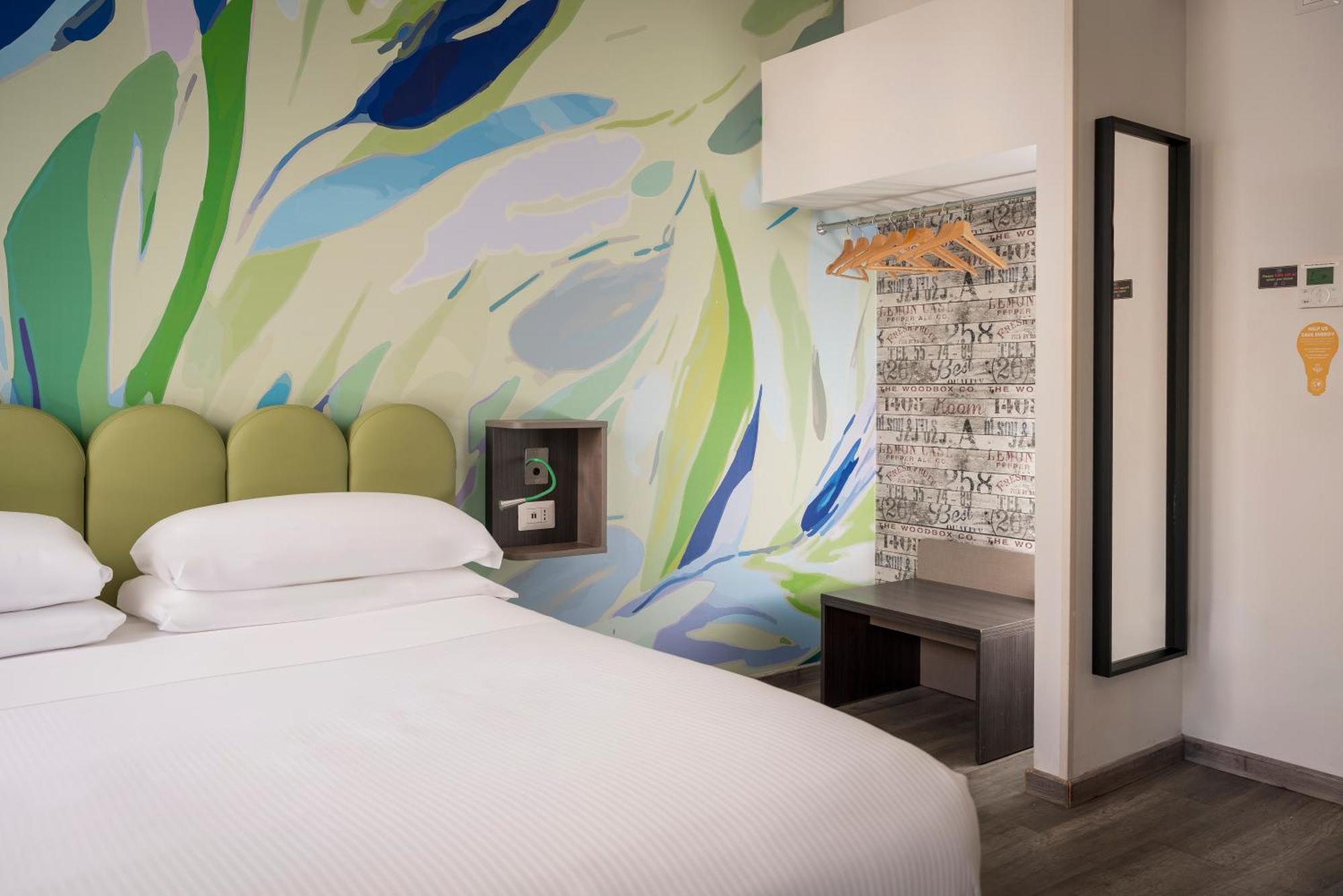 Quadruple Room Private Bathroom