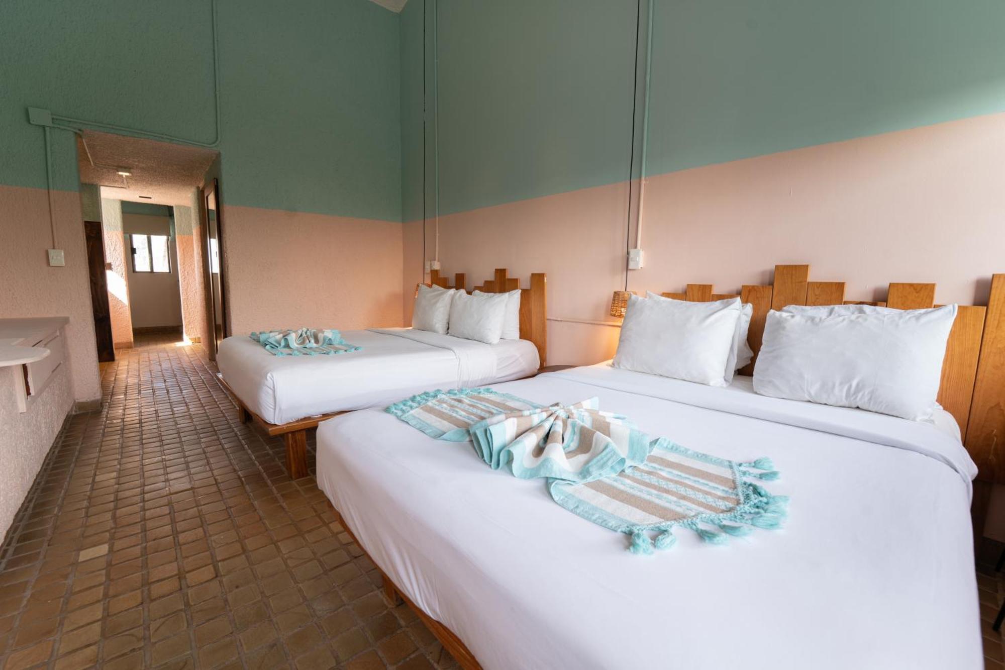 Standard Room Quad Private Bathroom
