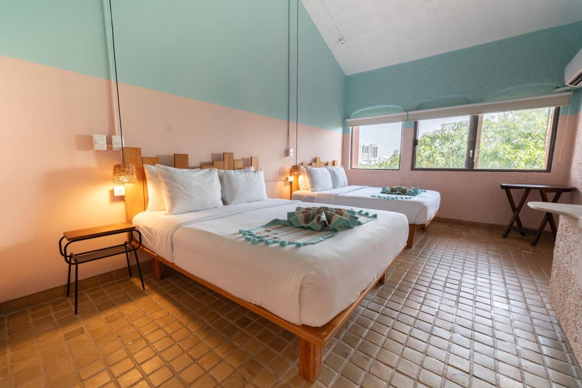 Standard Room Quad Private Bathroom