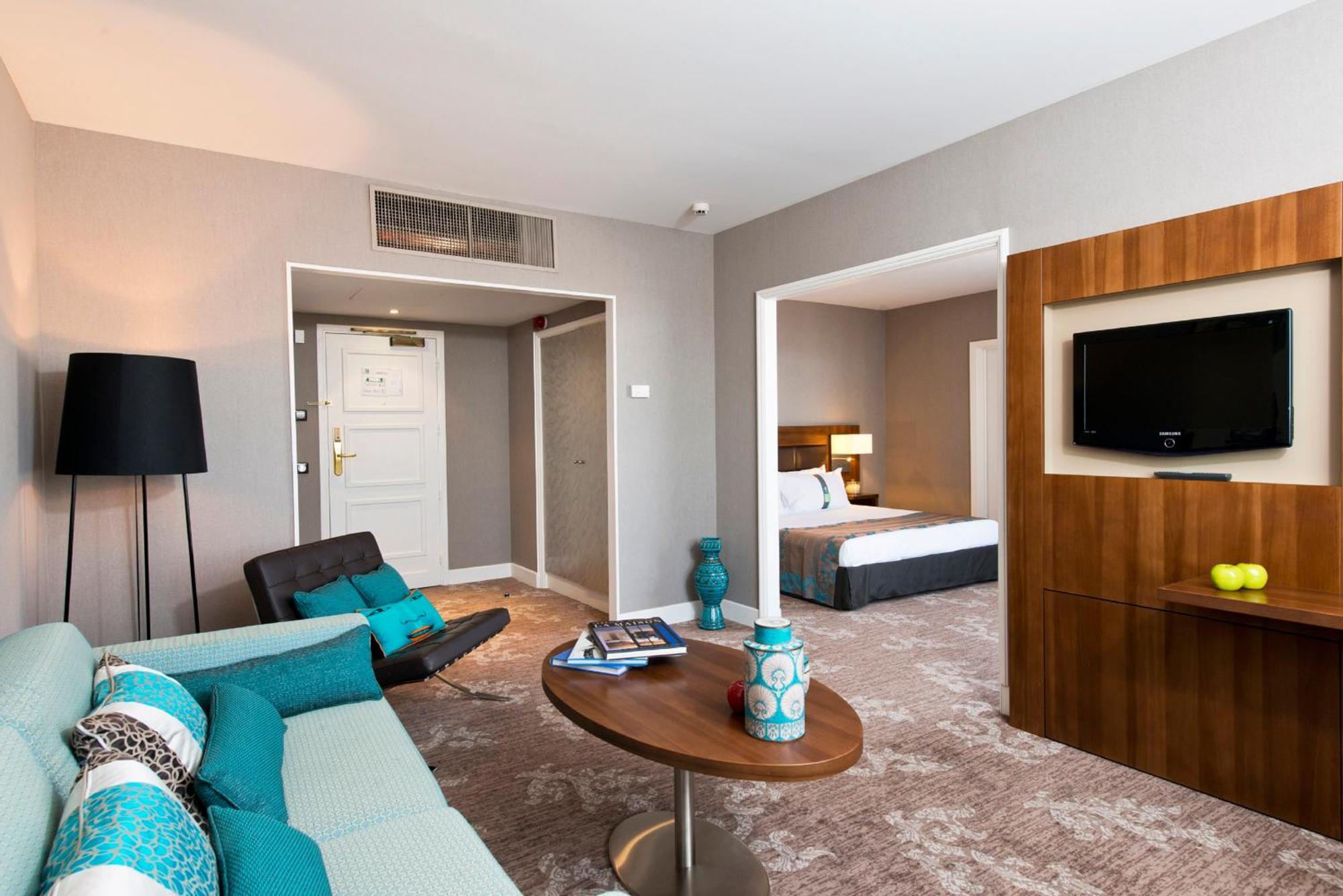 King Suite Non-Smoking
